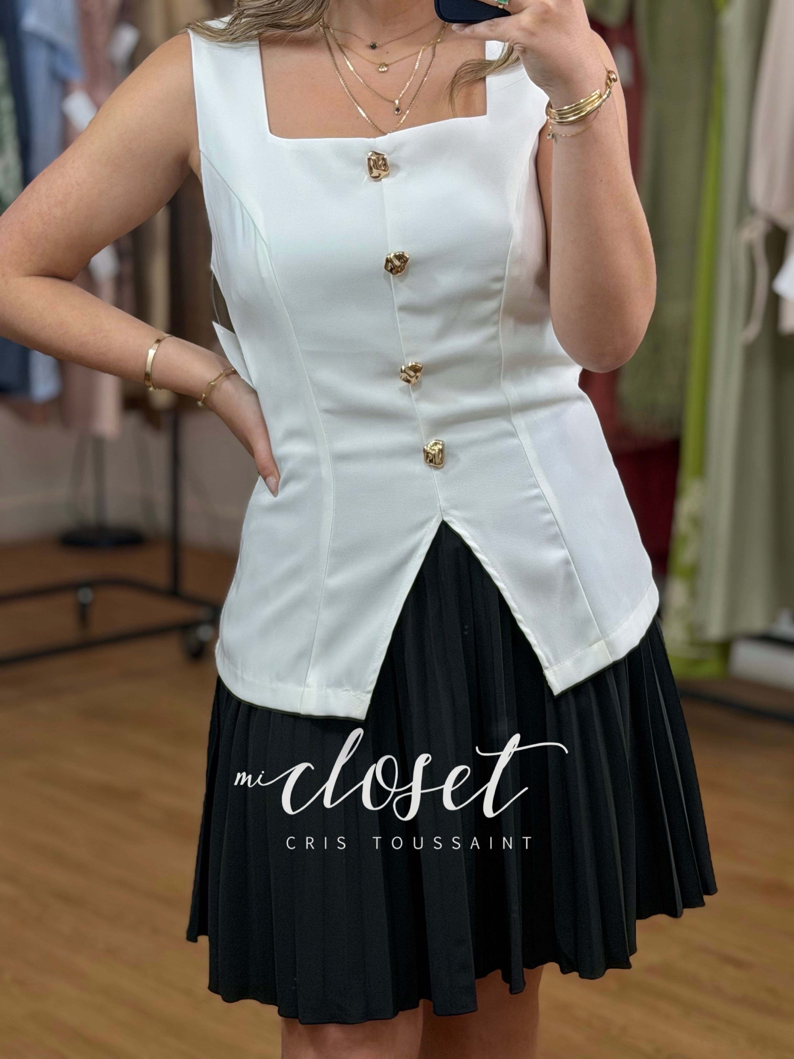 VESTIDO DOBLE TEXTURA CON BOTÓN DORADO Y CIERRE EN ESPALDA