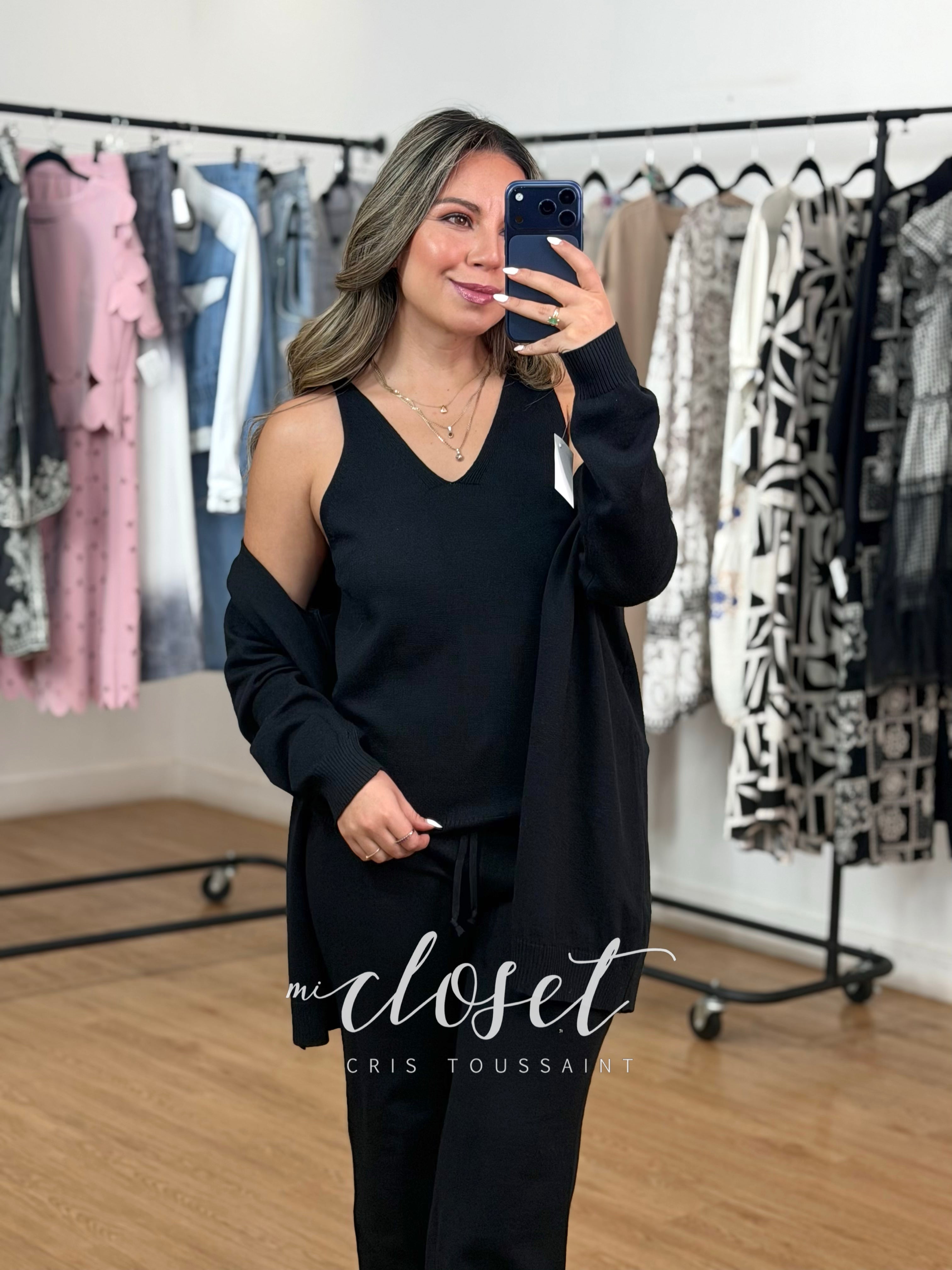 CONJUNTO DE PANTS TRES PIEZAS, SÚPER CALIENTITO, SWEATER CUELLO V Y BLUSA SIN MANGAS