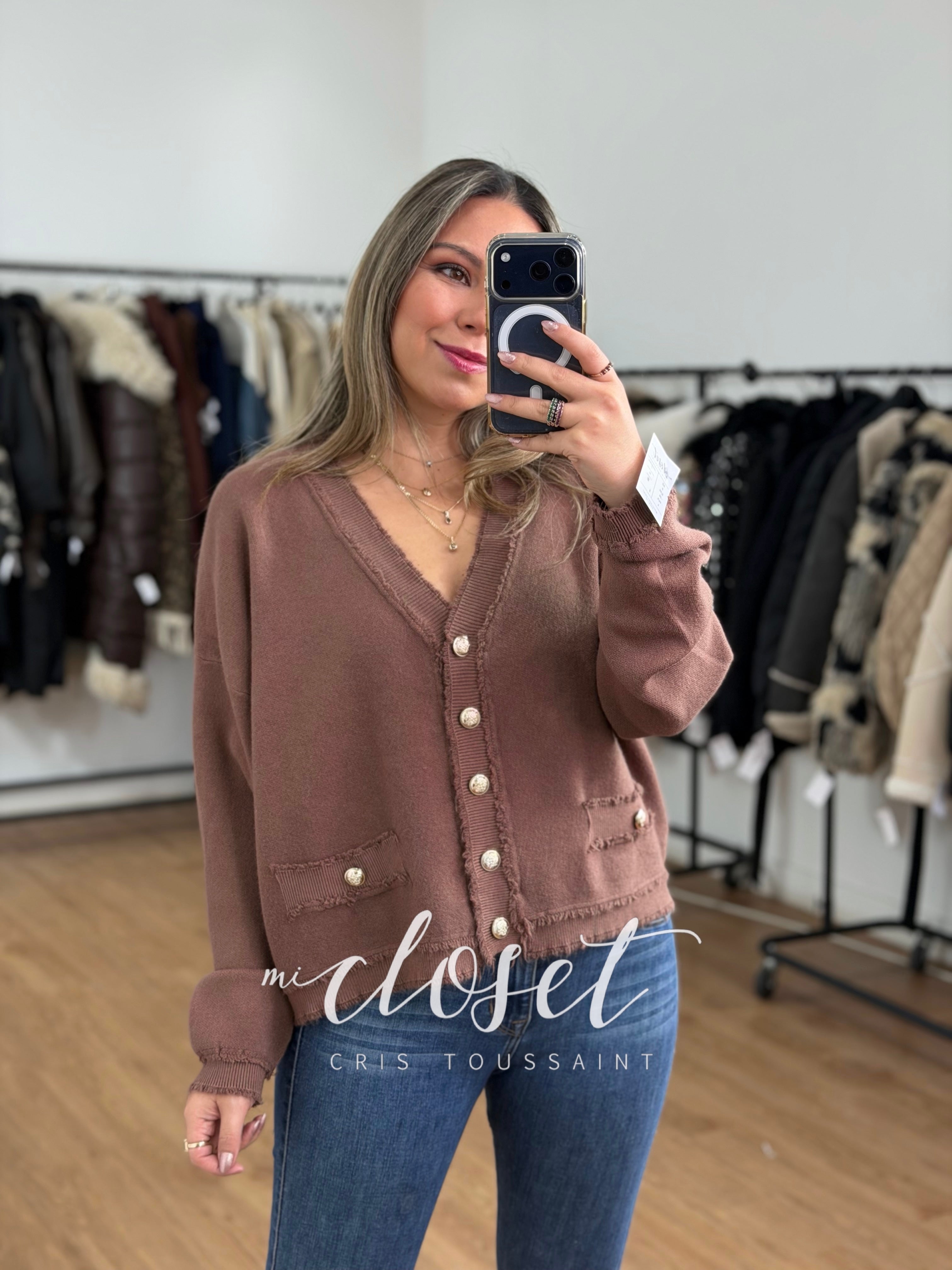 SWEATER SÚPER SUAVE CON DETALLE EN BORDES