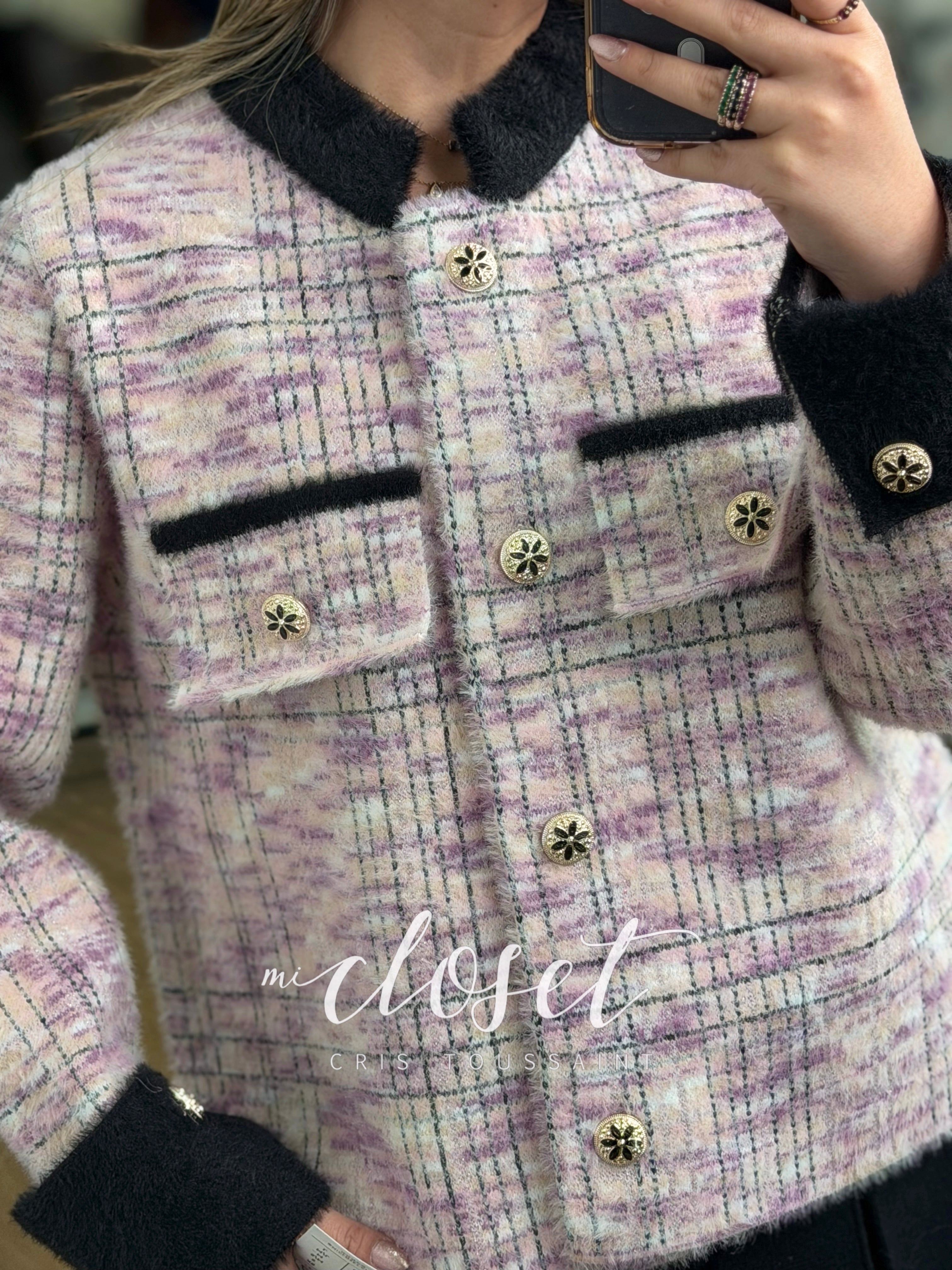 SWEATER TIPO SACO CON BRILLOS Y DETALLE EN BOTONES