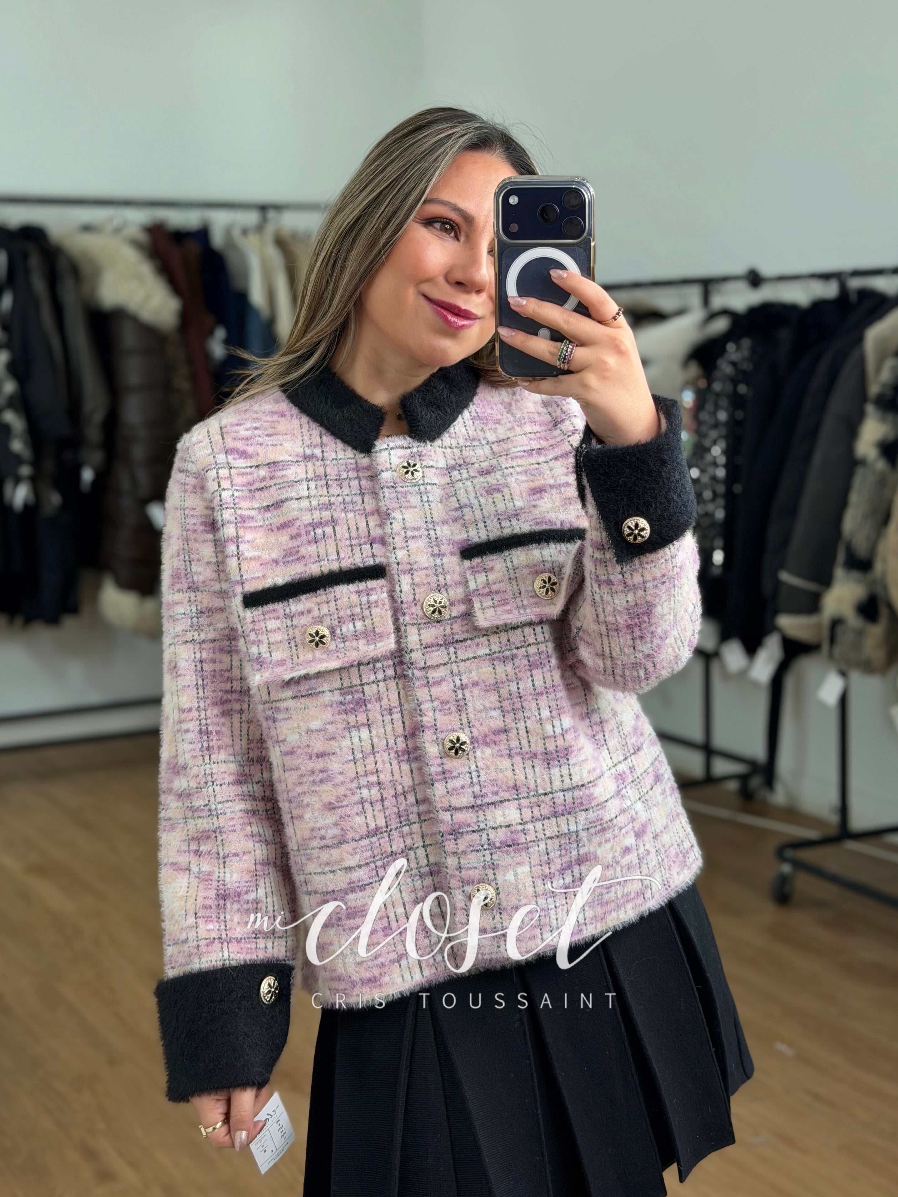 SWEATER TIPO SACO CON BRILLOS Y DETALLE EN BOTONES