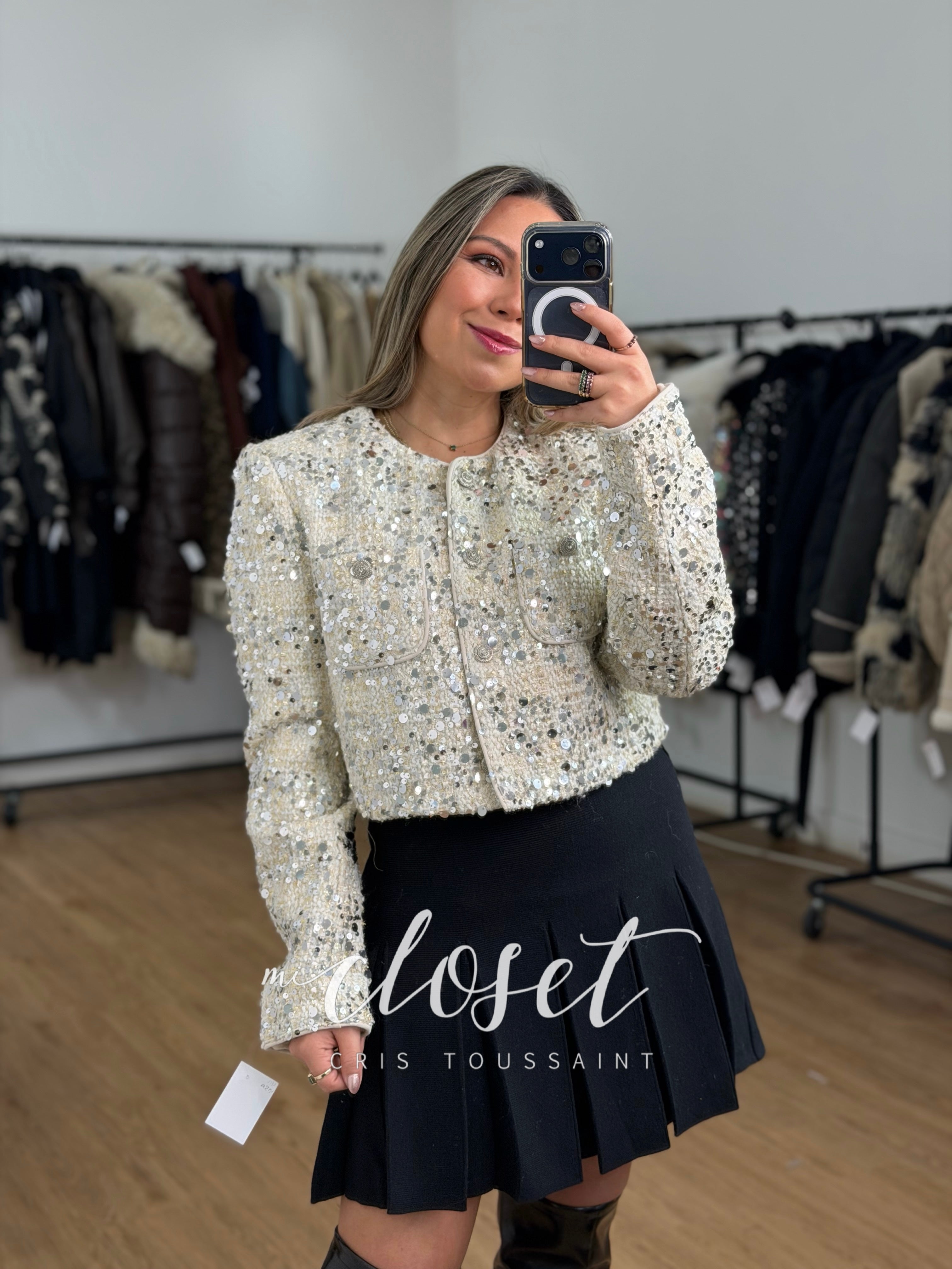 SACO TIPO CORTO TIPO TWEED CON LENTEJUELA BORDADA EN DIFERENTES TAMAÑOS Y FORRO POR DENTRO