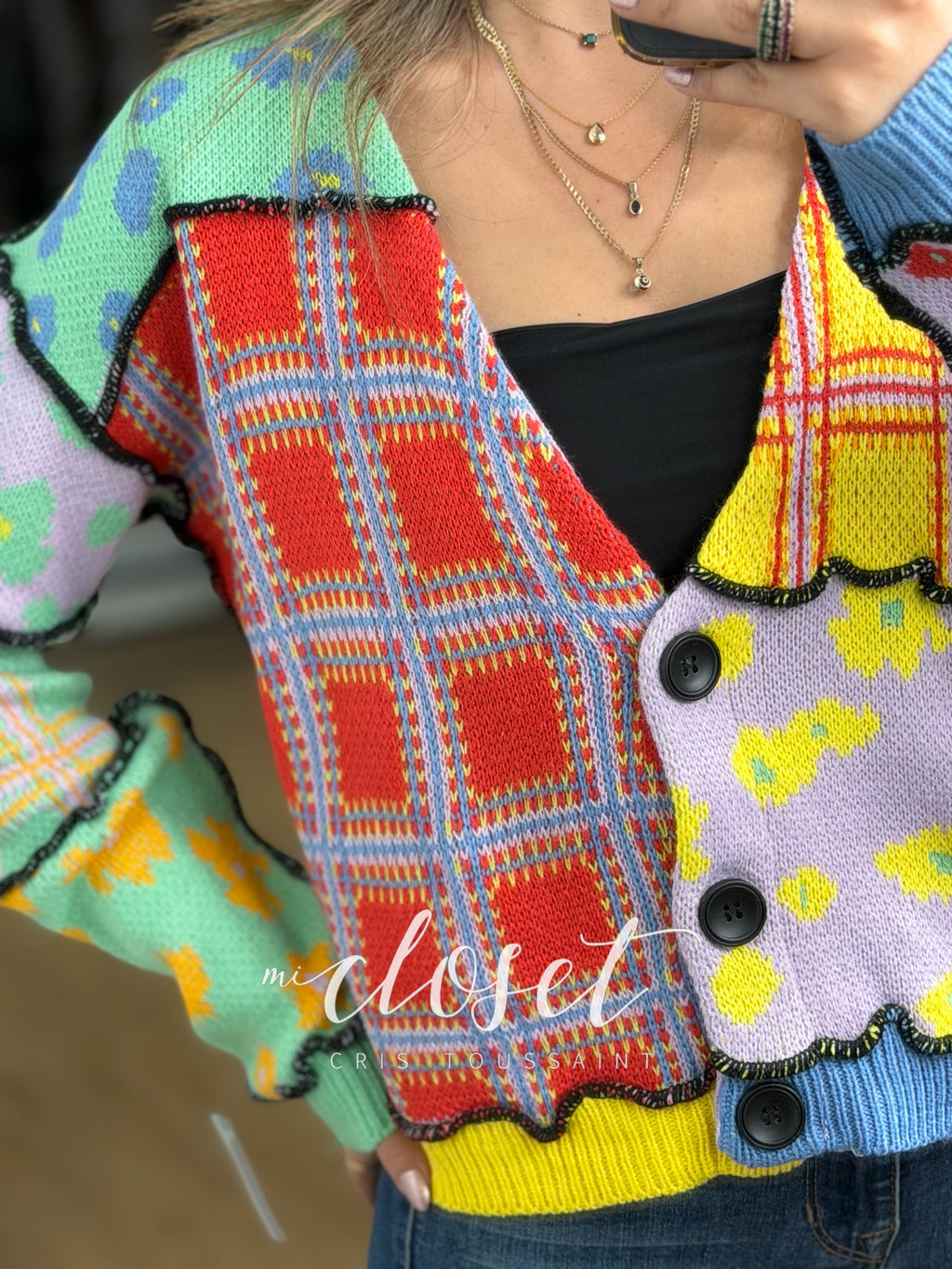 SWEATER DE DIFERENTES COLORES Y ESTAMPADOS