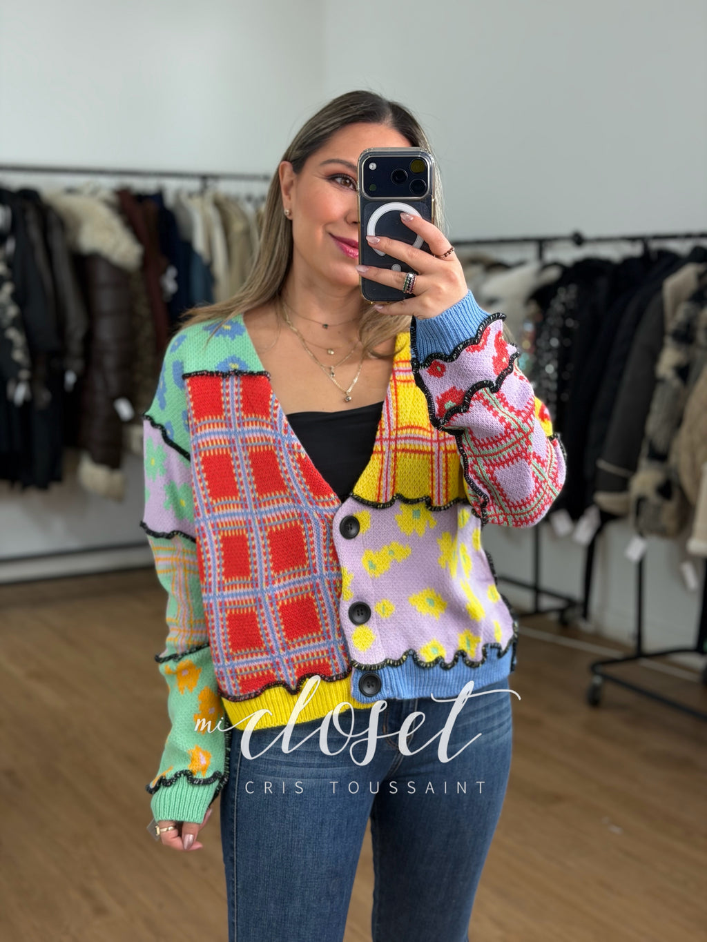 SWEATER DE DIFERENTES COLORES Y ESTAMPADOS
