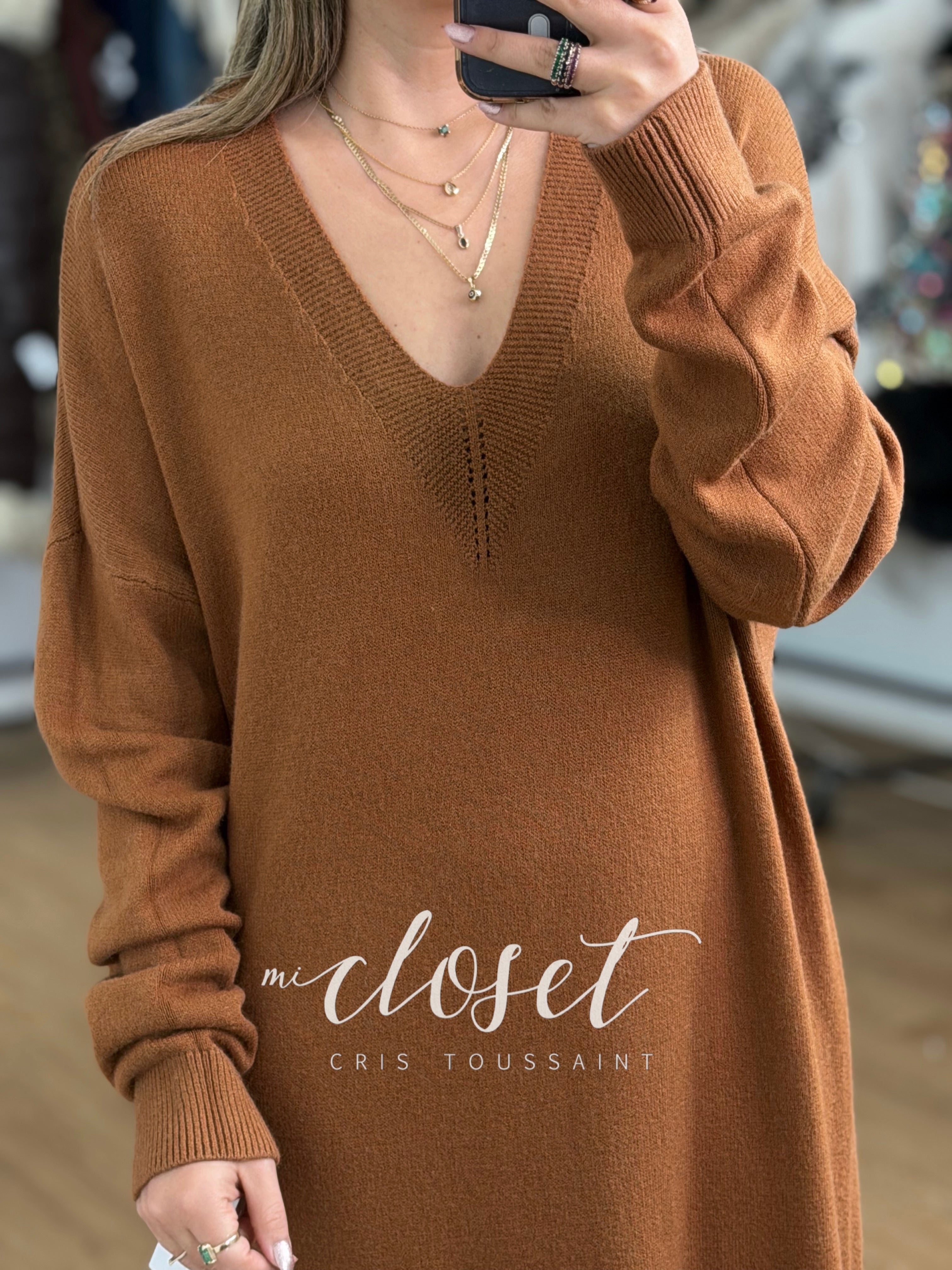 MAXI SWEATER CON CUELLO V