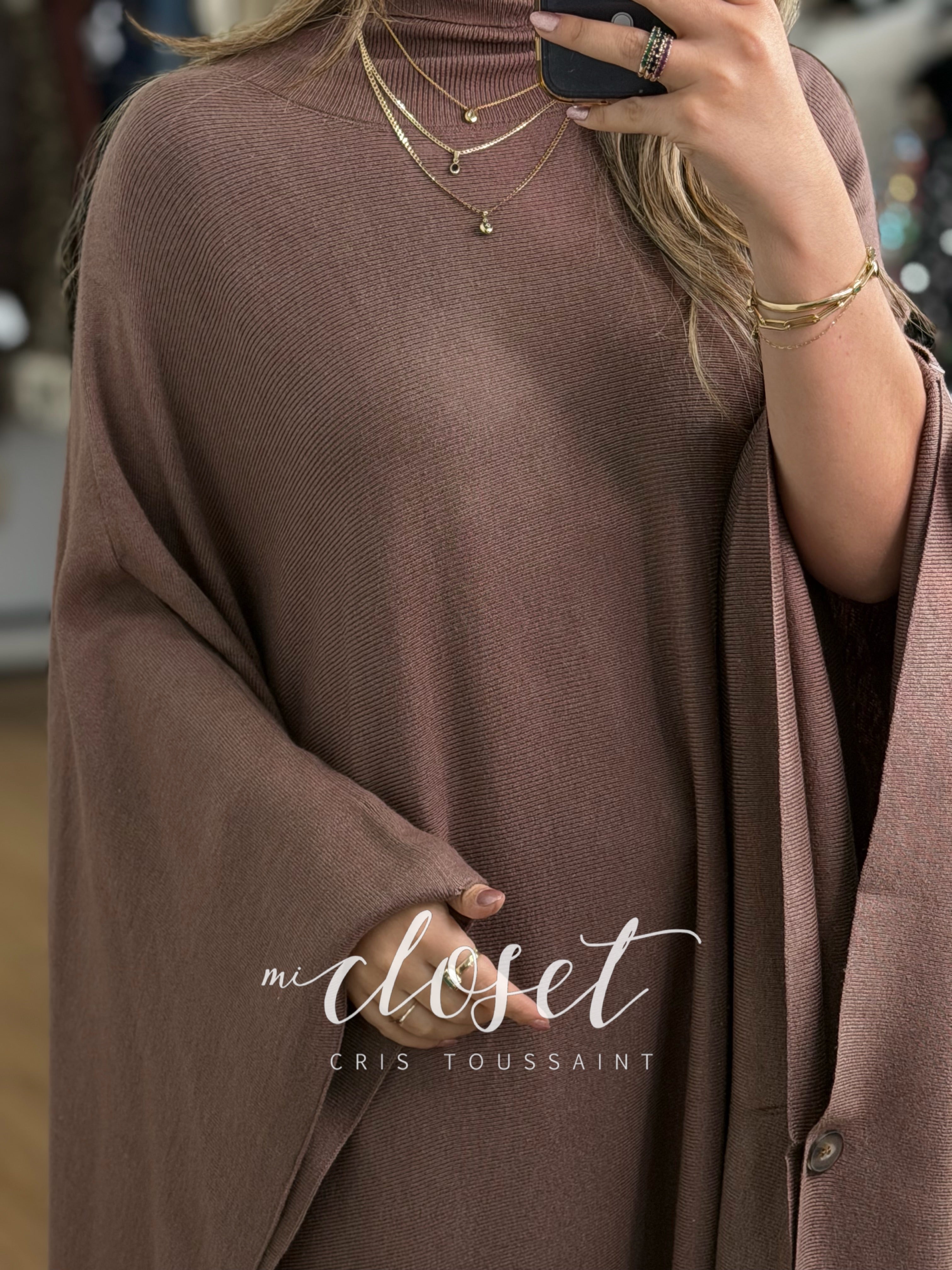 CONJUNTO DE SWEATER TIPO CAPA SÚPER AMPLIO, CUELLO DE TORTUGA