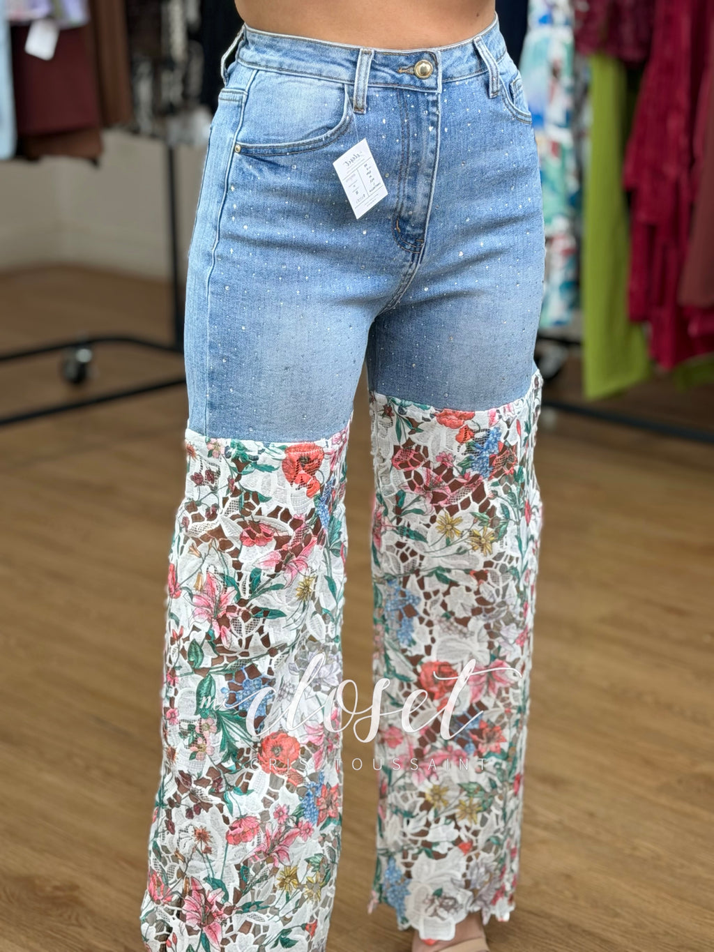 JEANS RECTOS DOBLE TEXTURA (DESTELLOS DE BRILLOS EN MEZCLILLA Y ENCAJE)