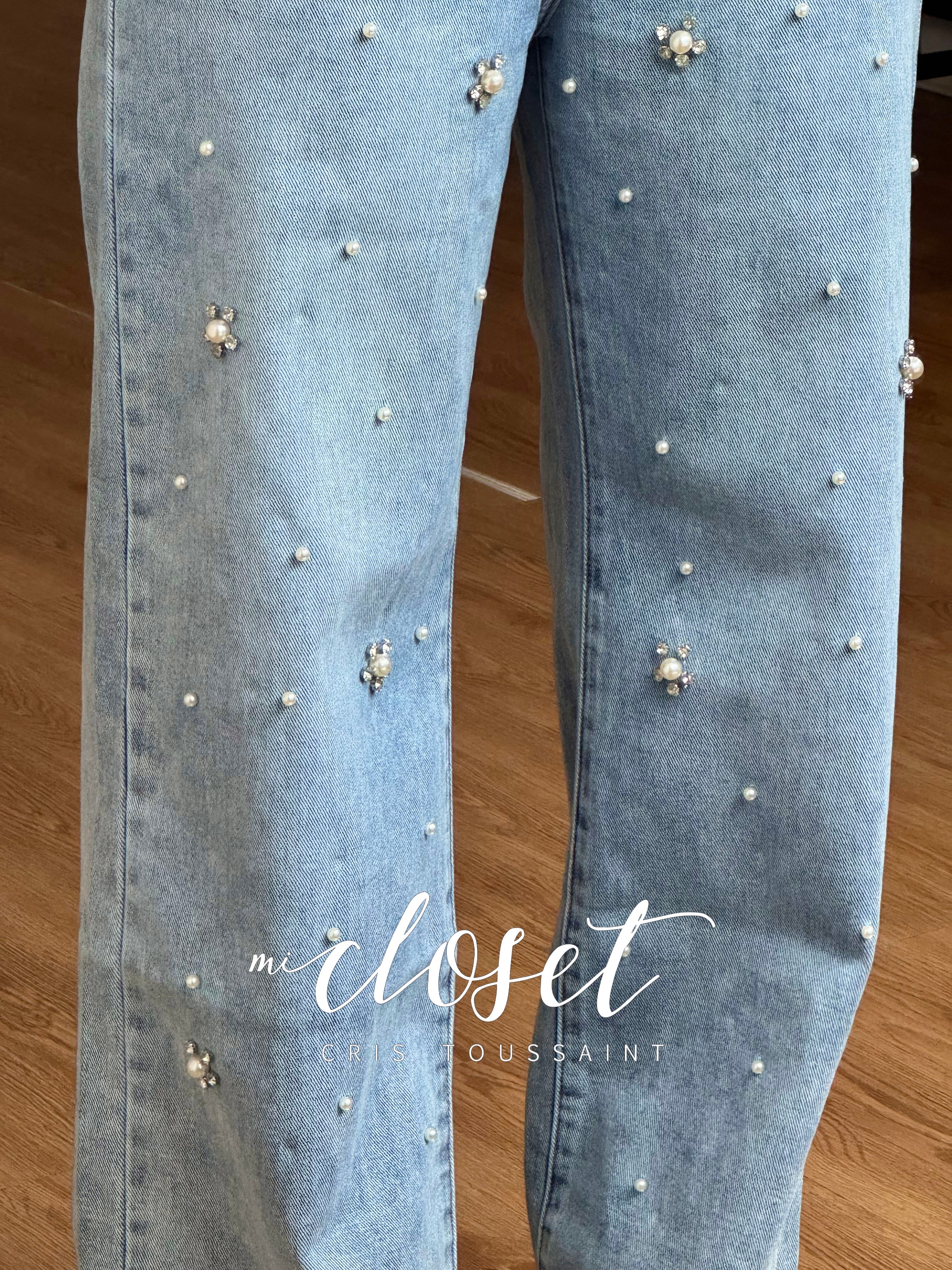JEANS RECTOS STRETCH CON PERLAS Y BRILLOS EN EL FRENTE