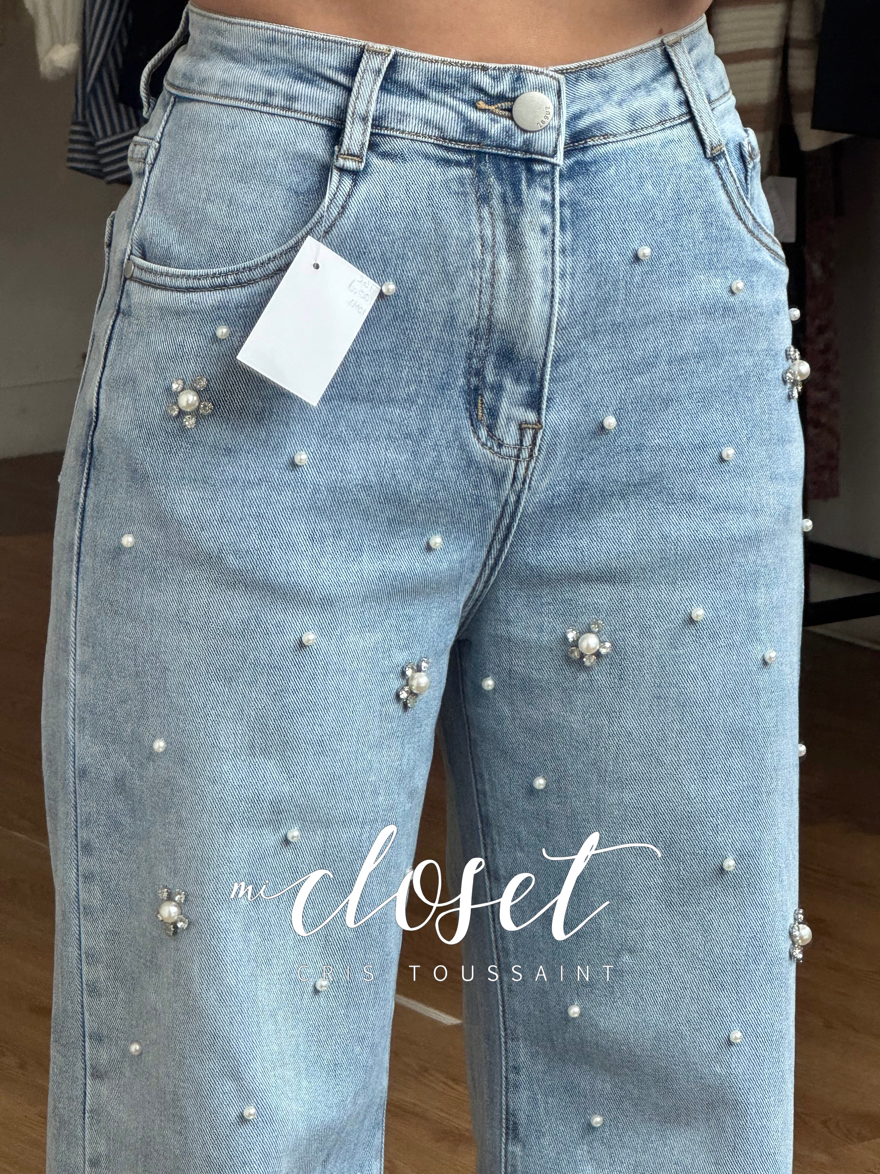JEANS RECTOS STRETCH CON PERLAS Y BRILLOS EN EL FRENTE