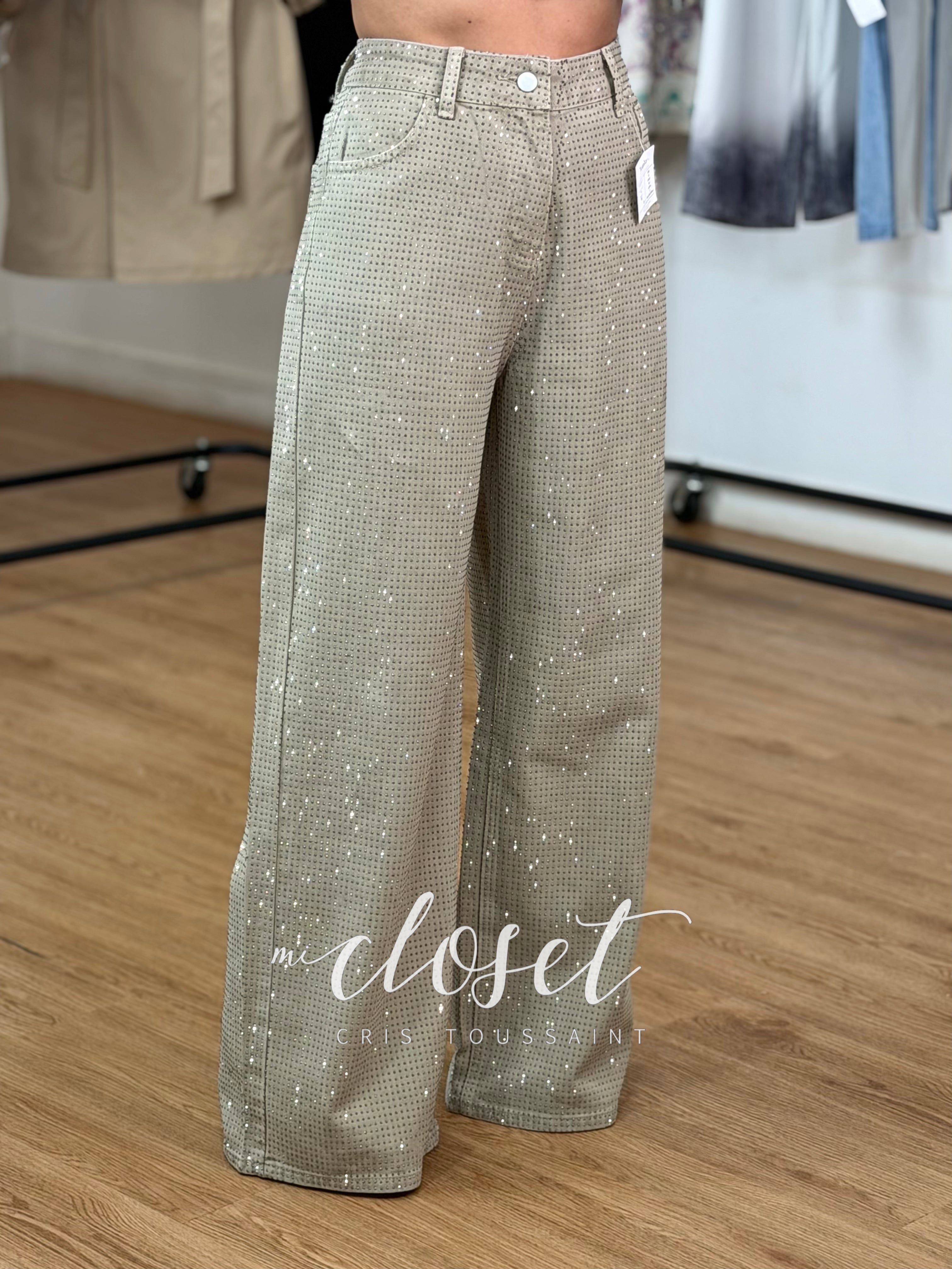 JEANS CORTE WIDE LEG CON CHISPAS DE BRILLOS EN TODAS PARTES