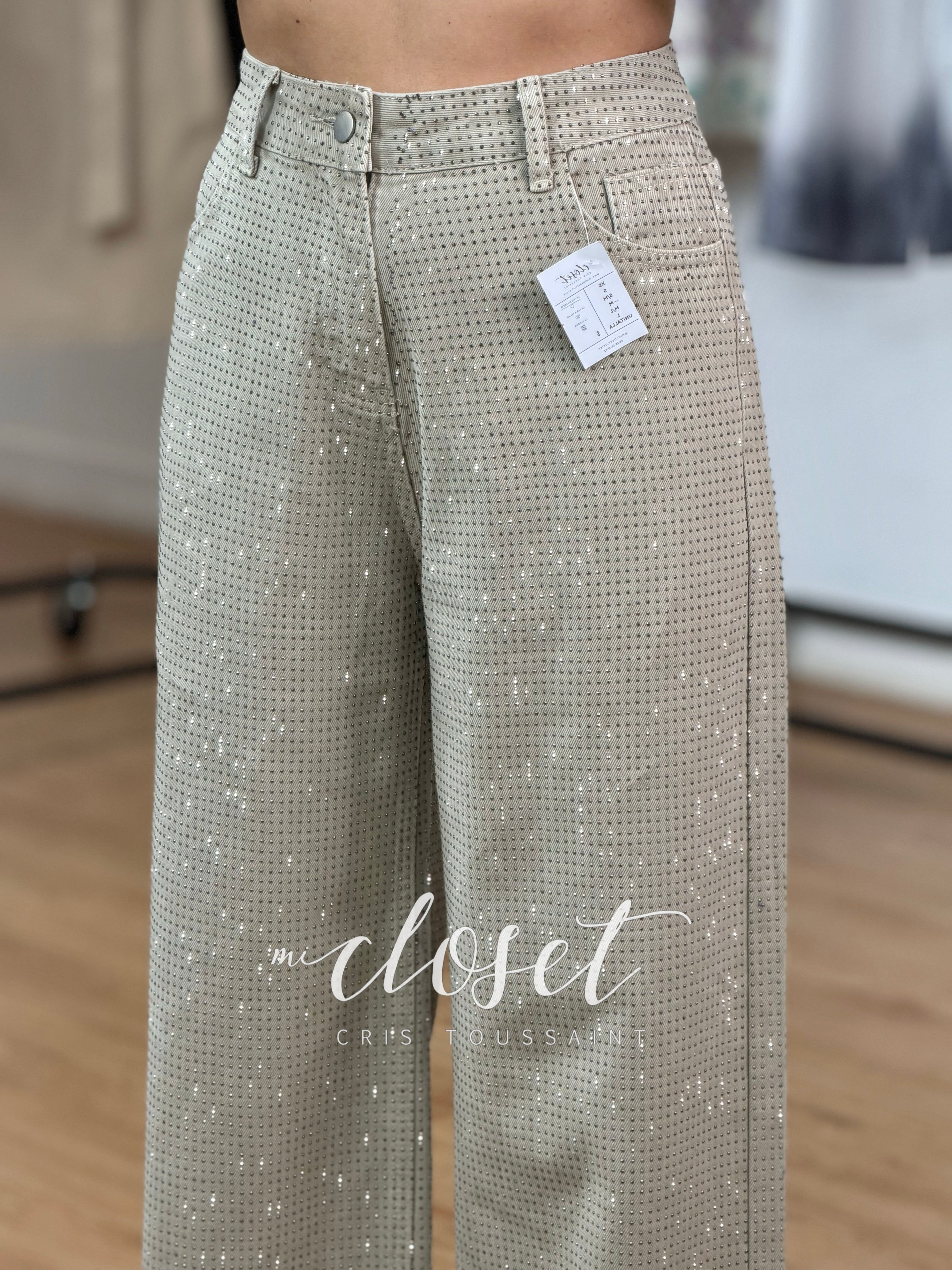 JEANS CORTE WIDE LEG CON CHISPAS DE BRILLOS EN TODAS PARTES