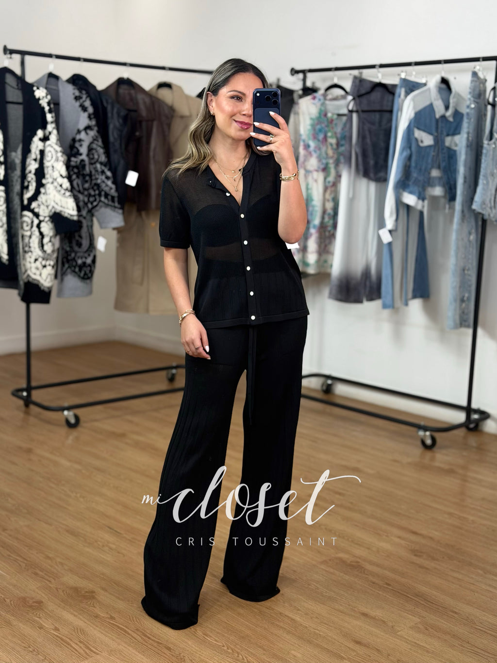 CONJUNTO LIGERO DE PANTS Y TEESHIRT CON TRANSPARENCIAS Y DETALLES CALADOS