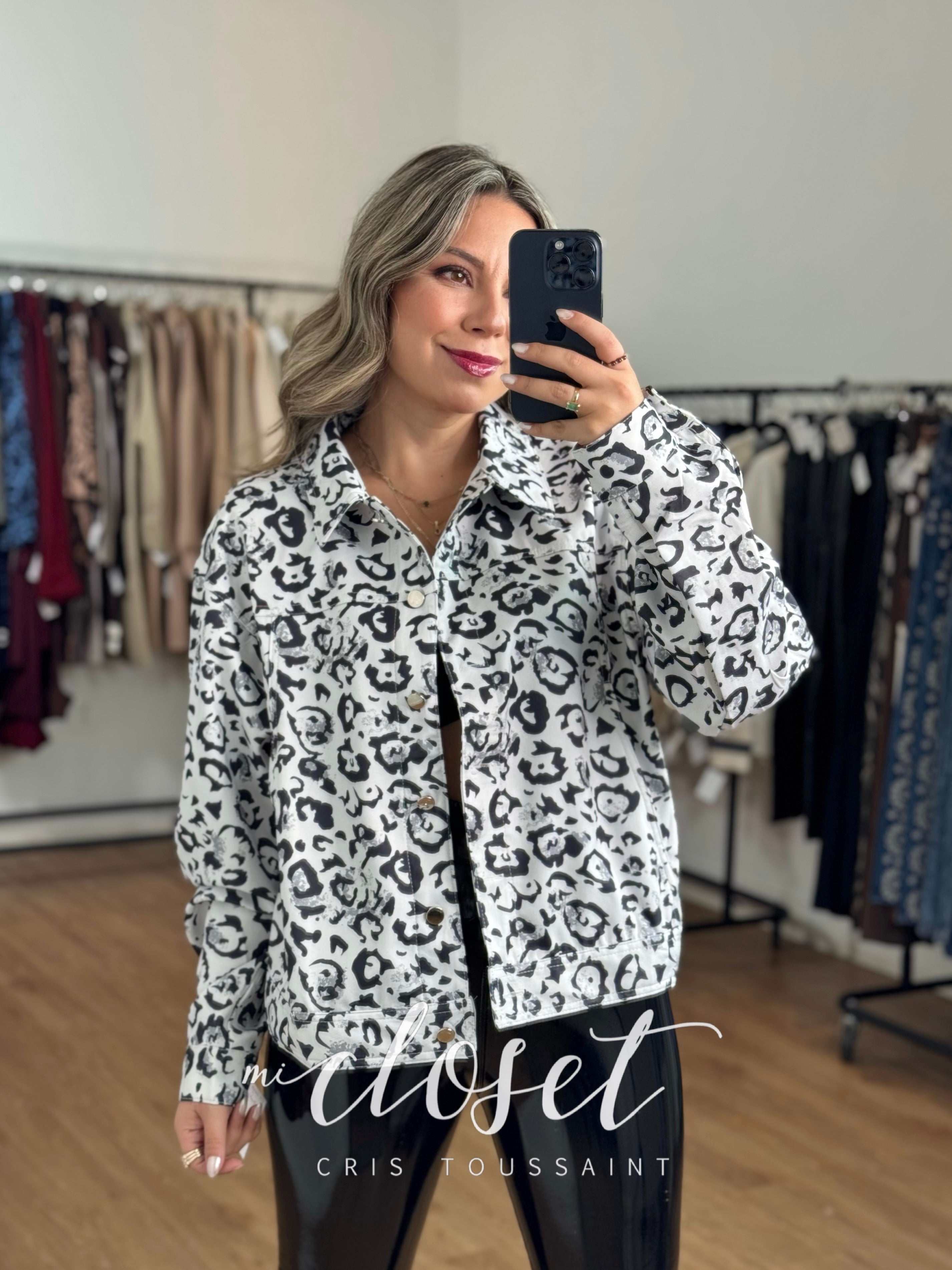 CHAMARRA CON ESTAMPADO ANIMAL PRINT