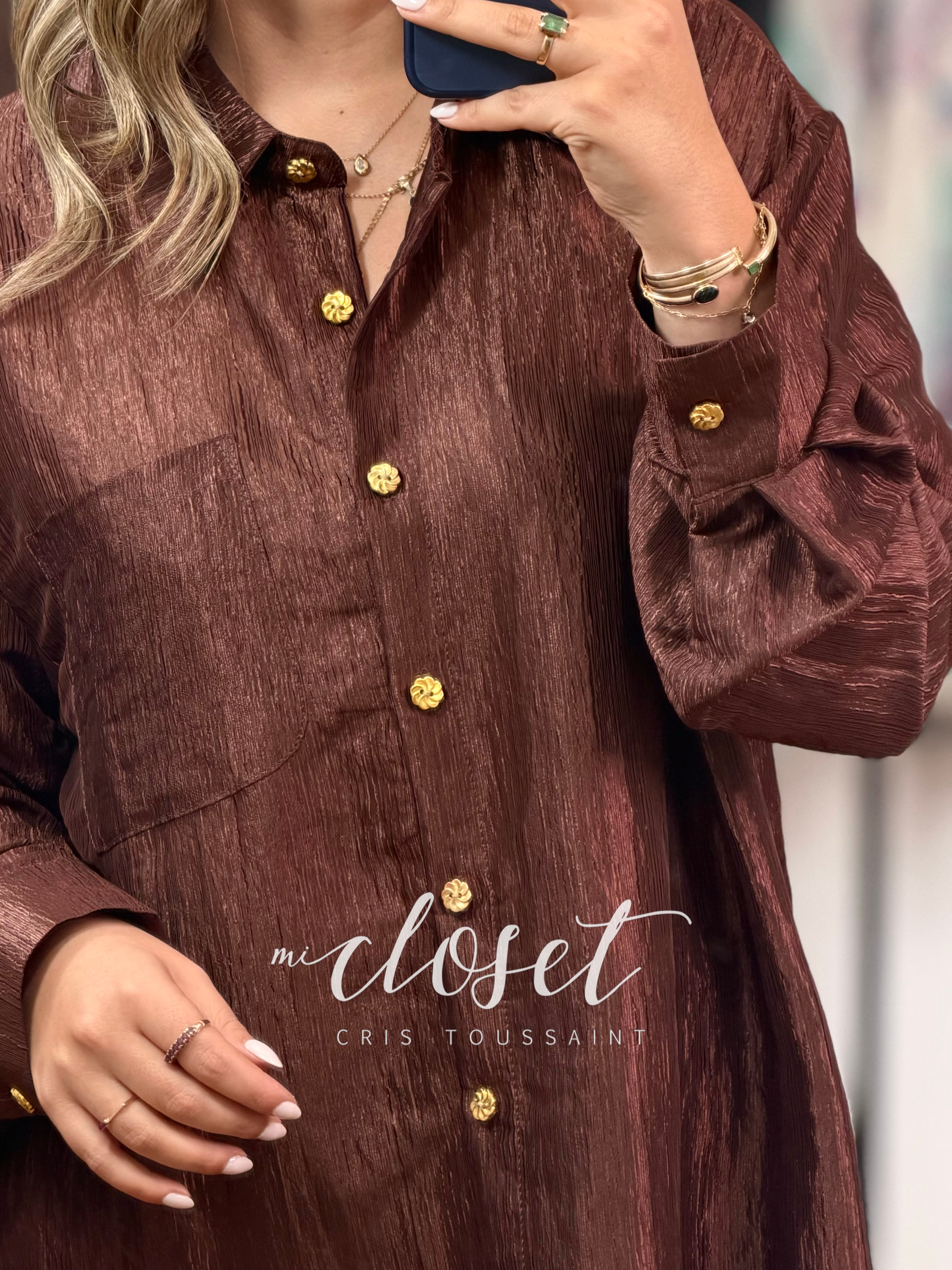 CAMISA OVERSIZED METALIZADA BRILLOSA, CON TEXTURA CORRUGADA