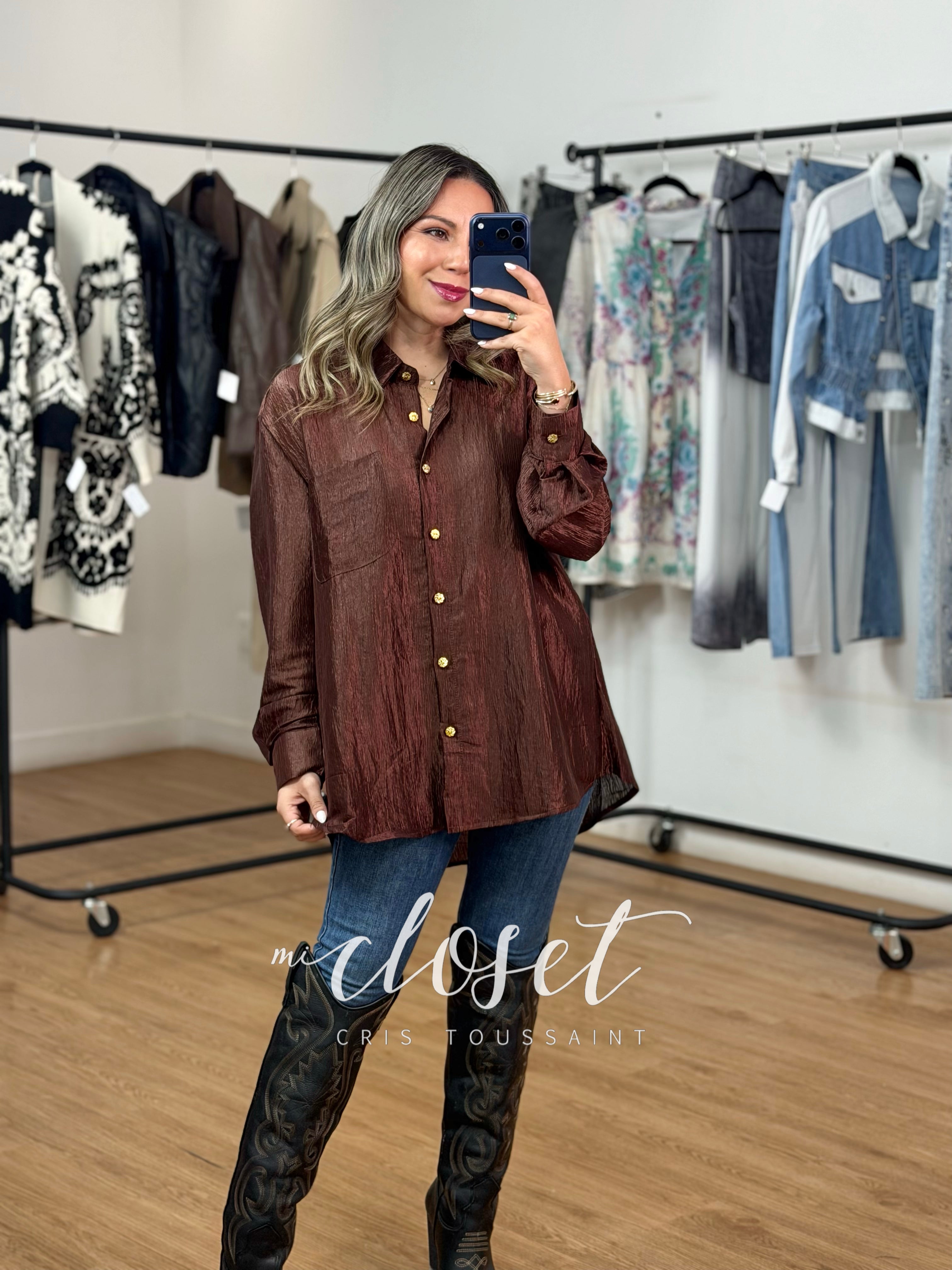 CAMISA OVERSIZED METALIZADA BRILLOSA, CON TEXTURA CORRUGADA