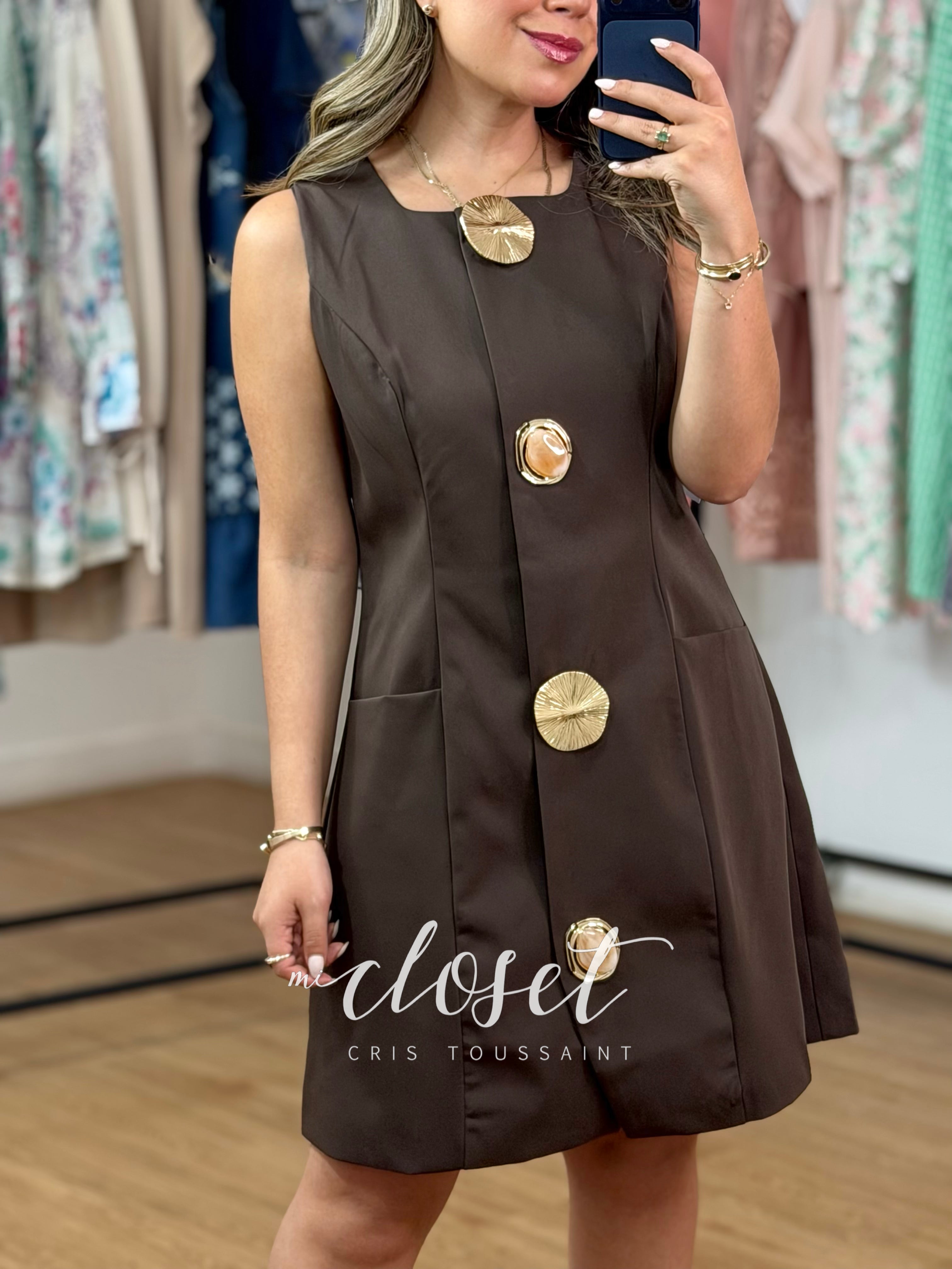 VESTIDO TIPO CHALECO CON BOTONES GIGANTES