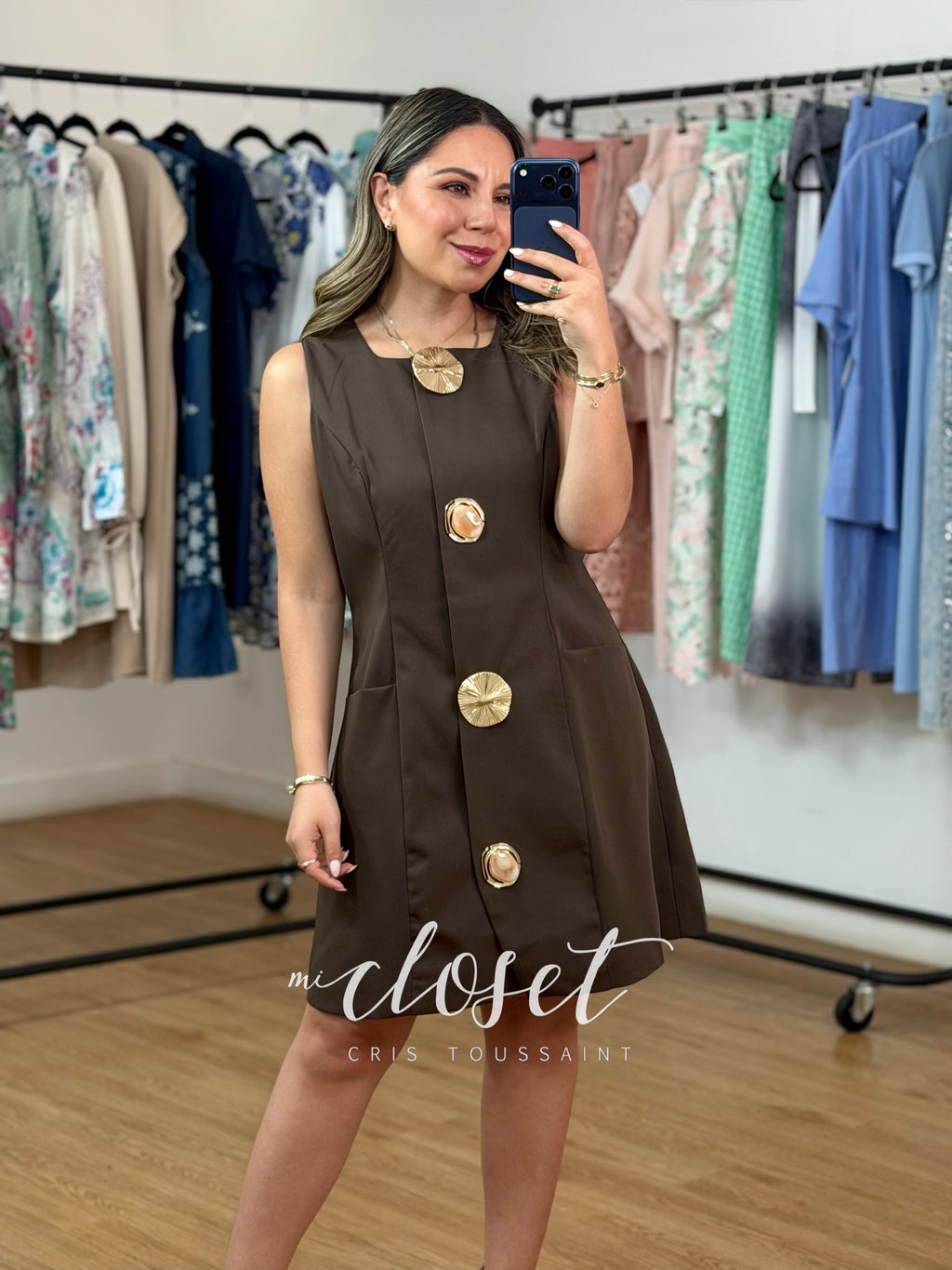 VESTIDO TIPO CHALECO CON BOTONES GIGANTES