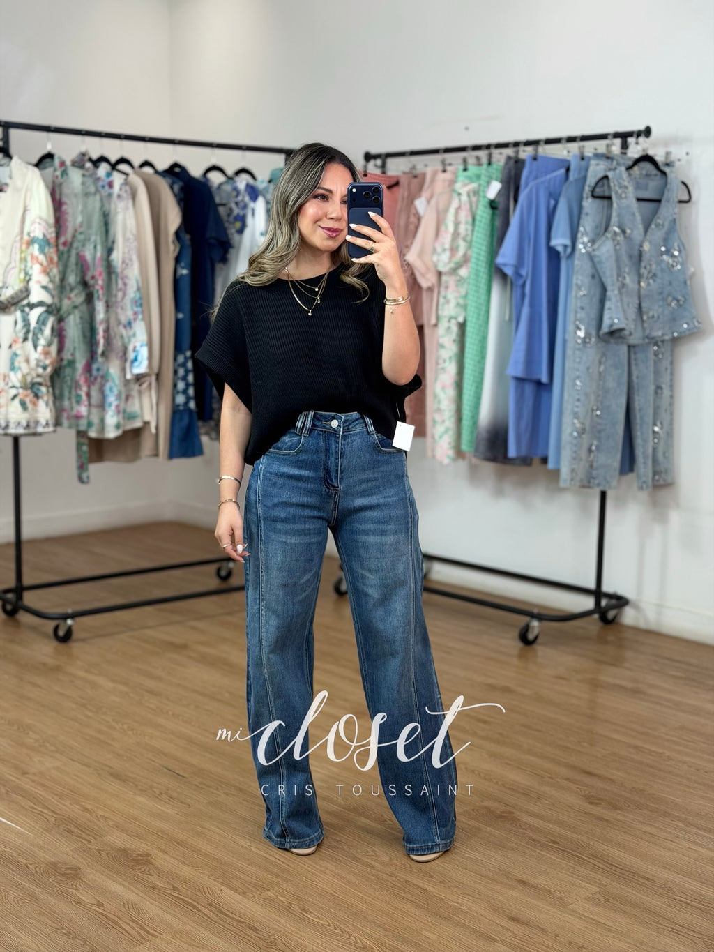 JEANS SÚPER STRETCH CORTE BARREL CON TEXTURA DE LÍNEAS AL FRENTE