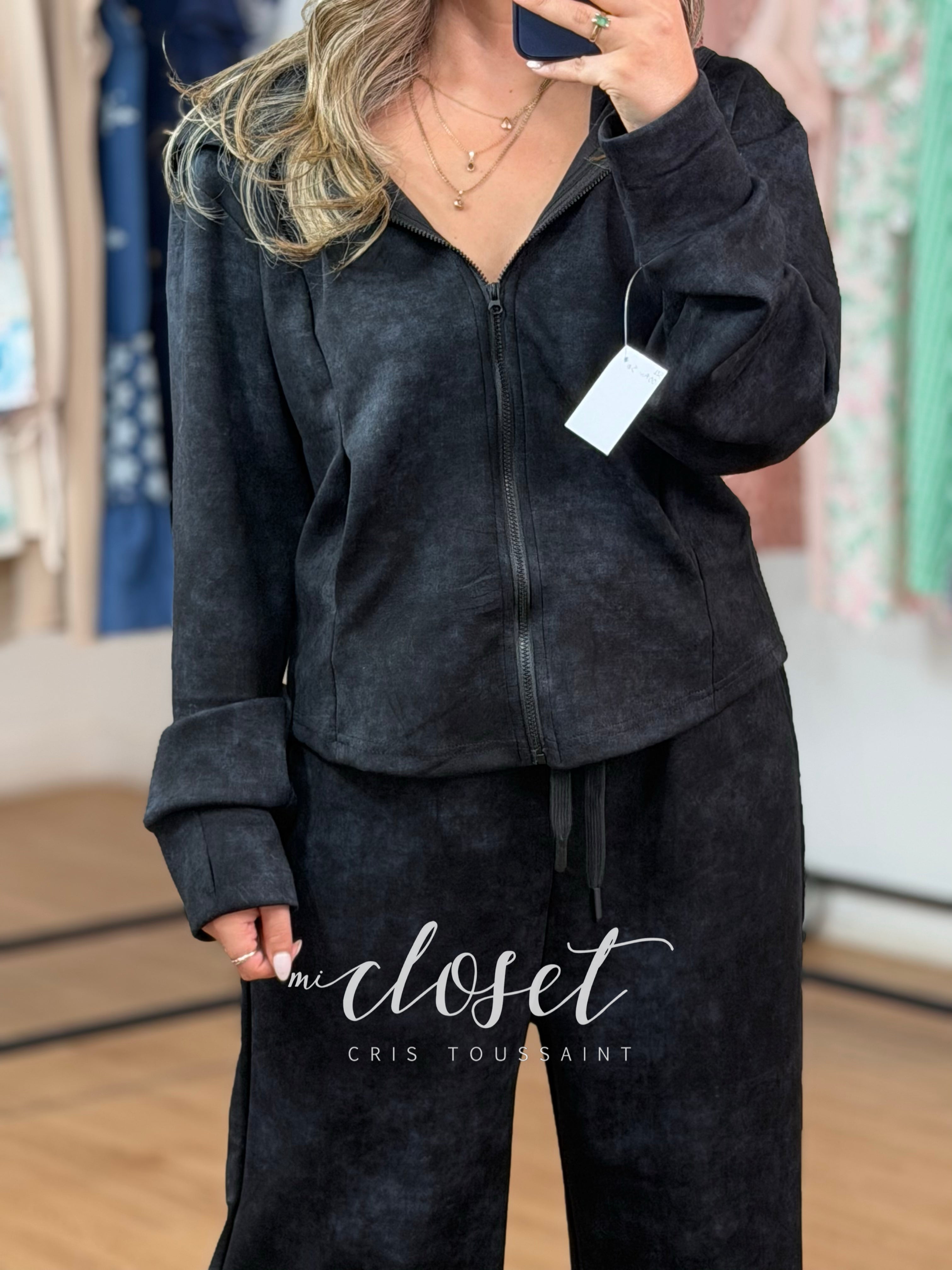 CONJUNTO DEGRADADO DE PANTS Y CHAMARRITA; TELA TIPO NEOPRENO