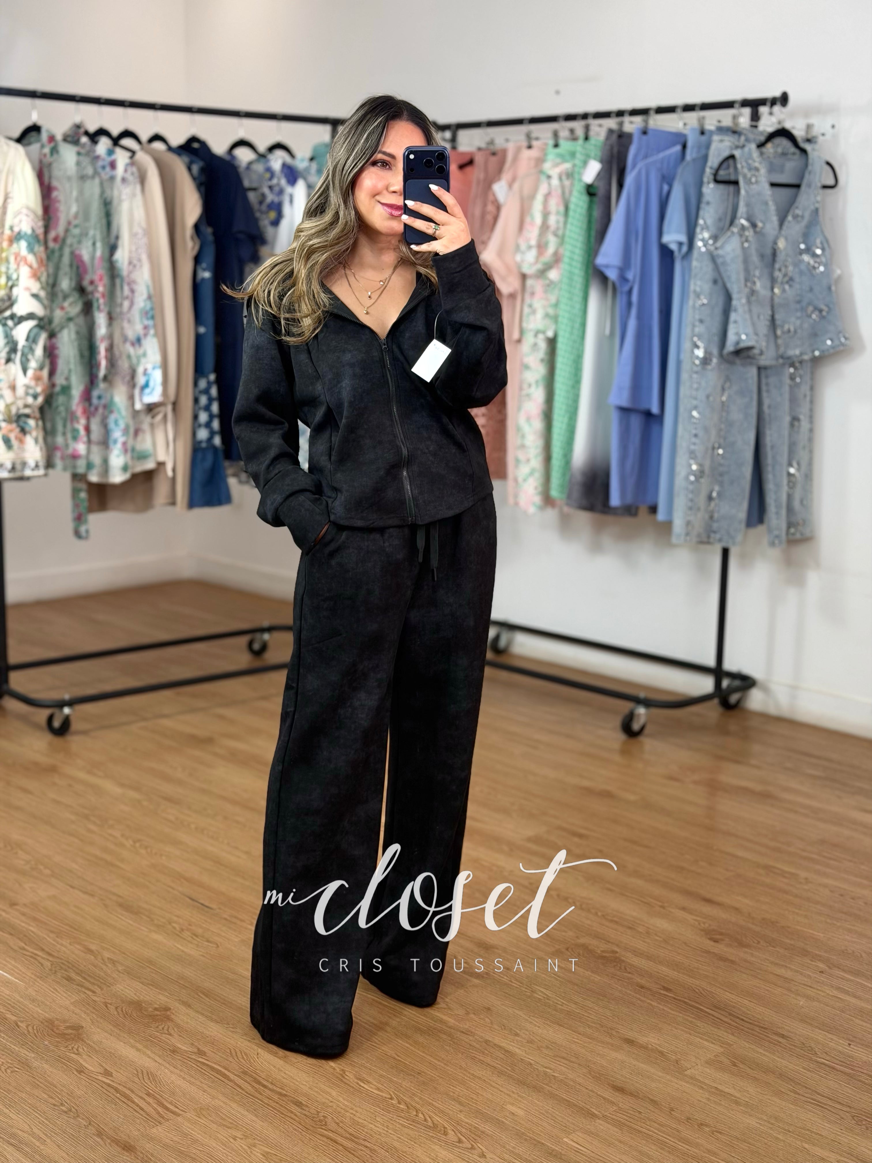 CONJUNTO DEGRADADO DE PANTS Y CHAMARRITA; TELA TIPO NEOPRENO