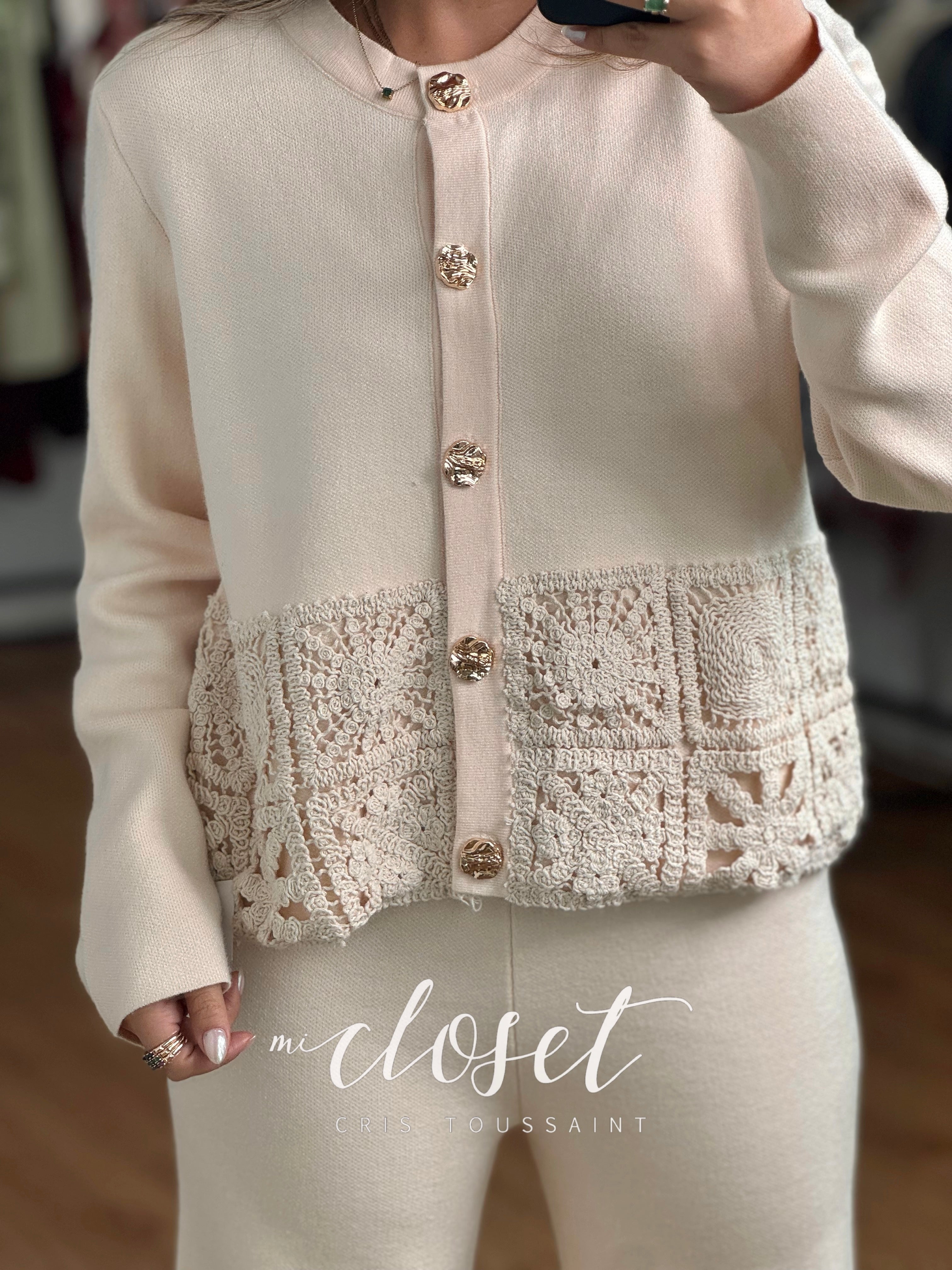 CONJUNTO DE PANTS CON BORDADO EN CINTURA Y TOBILLOS