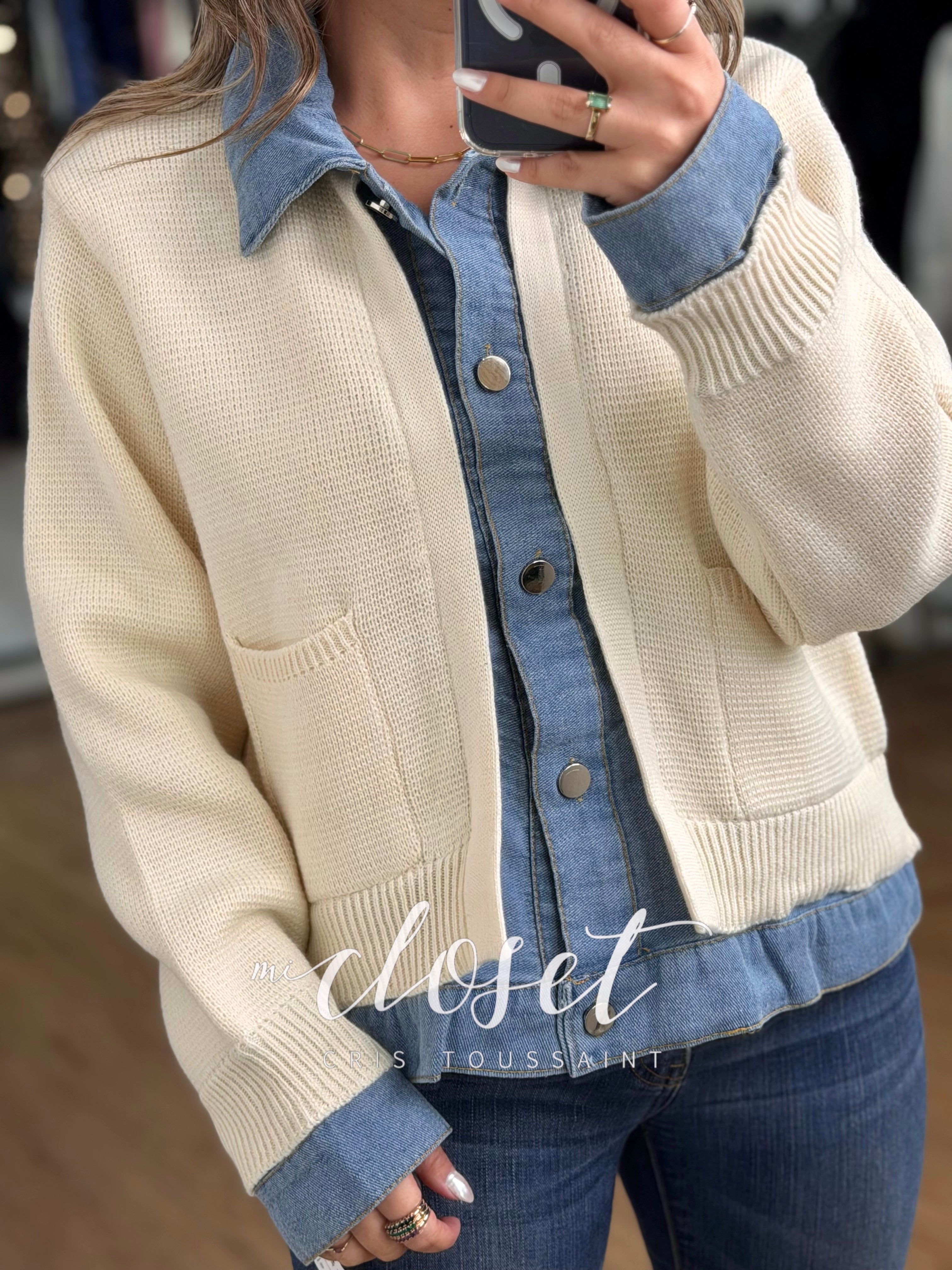SWEATER SEMI GRUESO SÚPER SUAVE CON SOLAPA, PUÑOS Y CINTURA DE MEZCLILLA