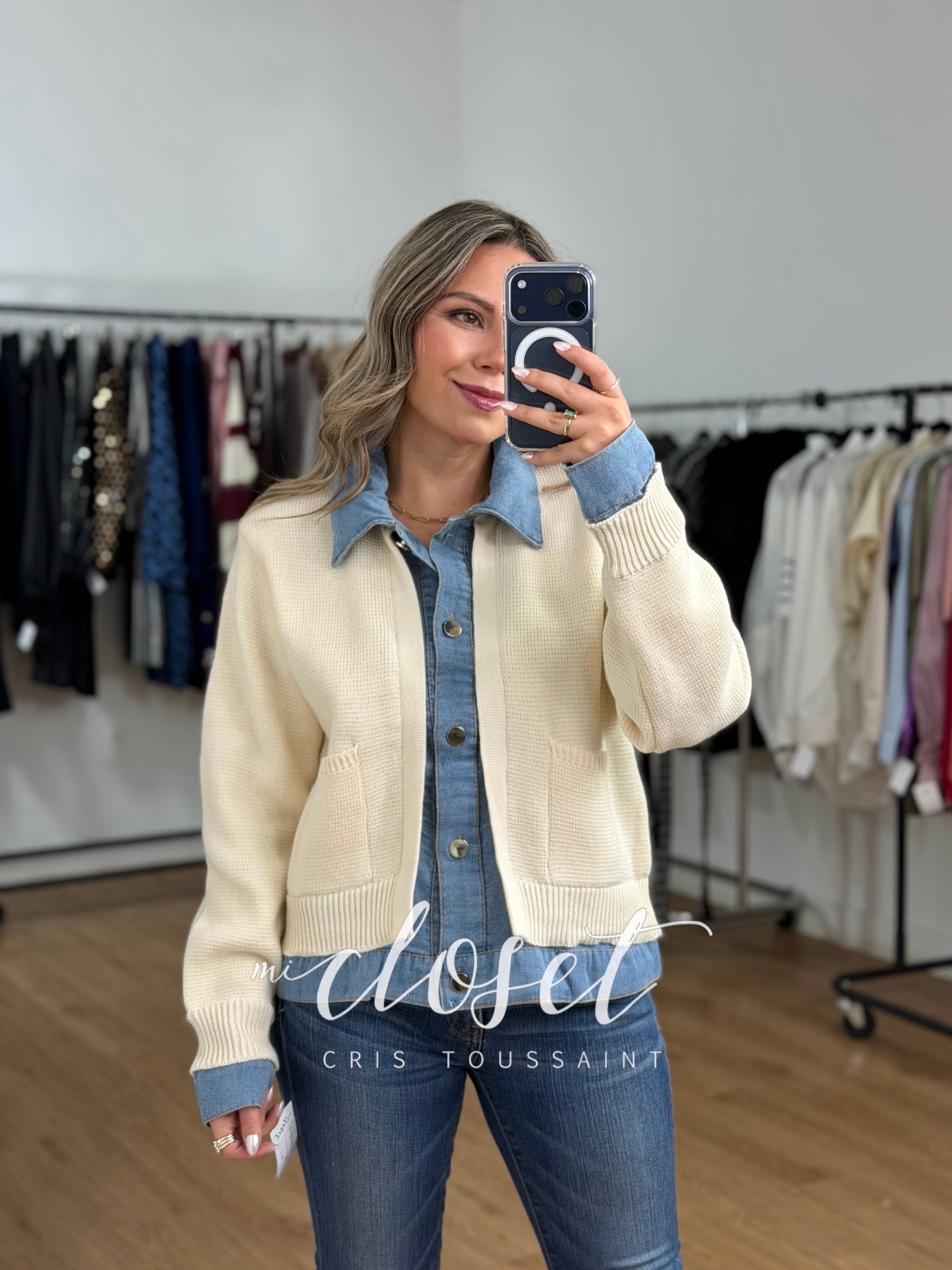 SWEATER SEMI GRUESO SÚPER SUAVE CON SOLAPA, PUÑOS Y CINTURA DE MEZCLILLA