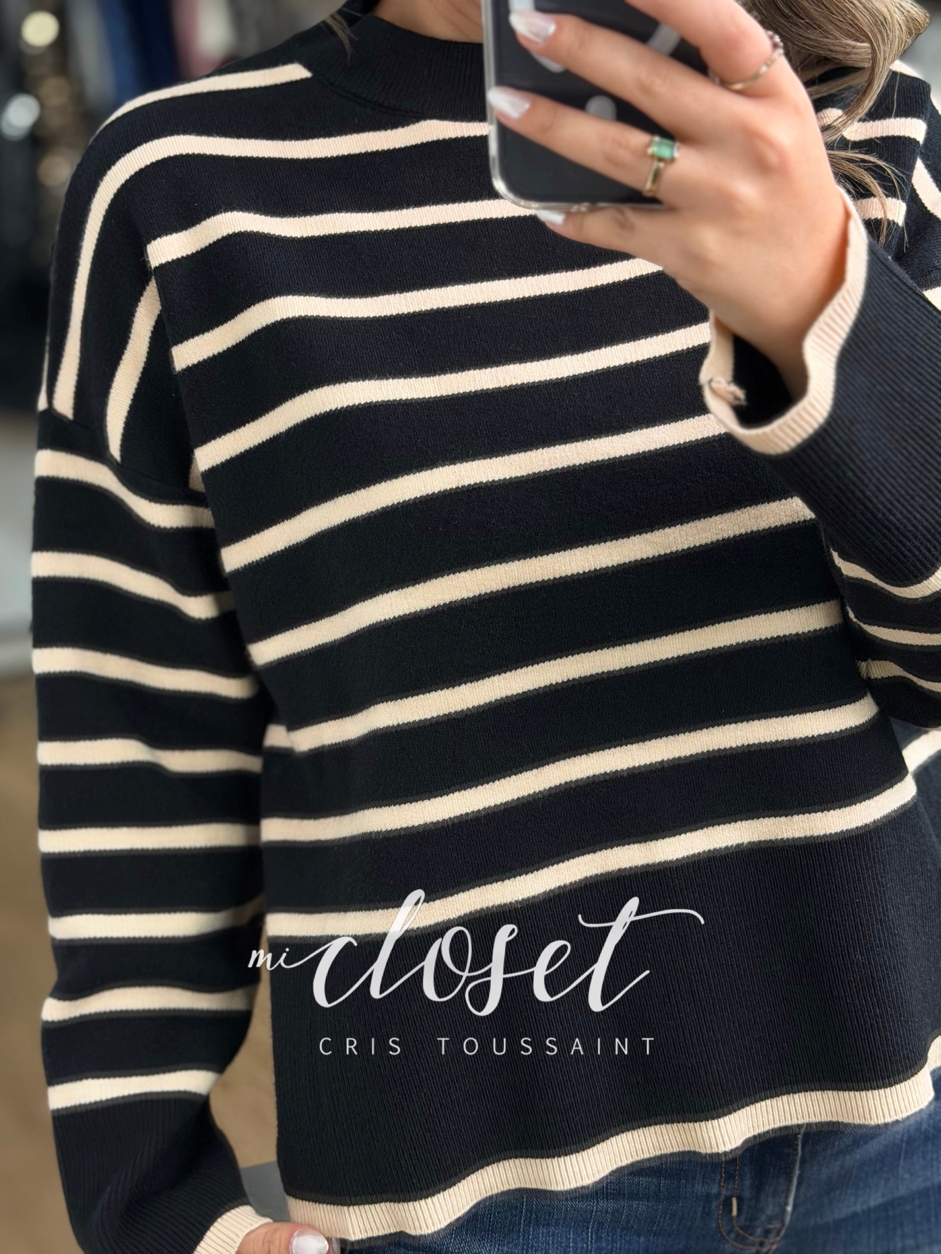 SWEATER CORTO SÚPER SUAVE NEGRO CON LÍNEAS BEIGE