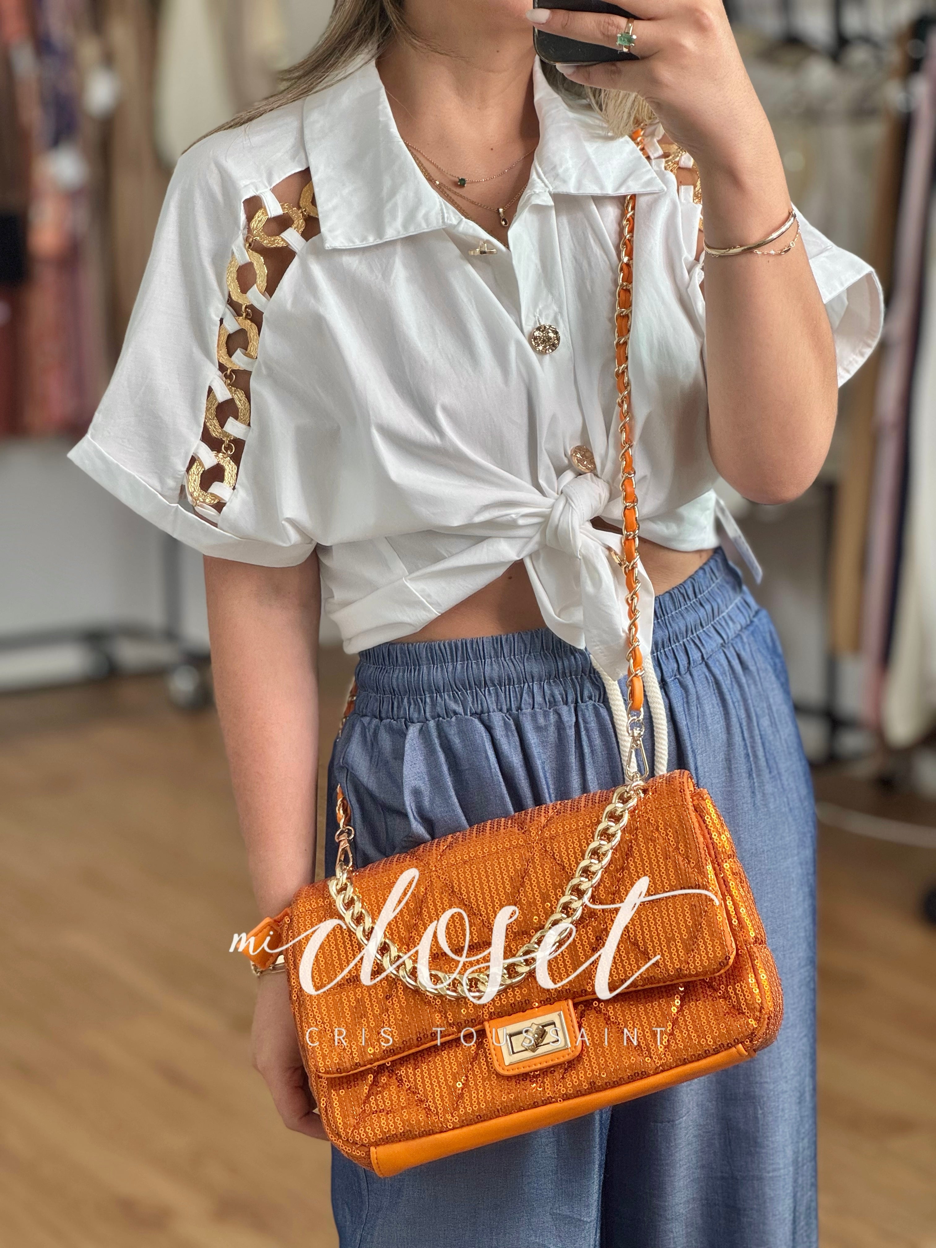 BOLSA CON CADENA Y STRAP DORADO