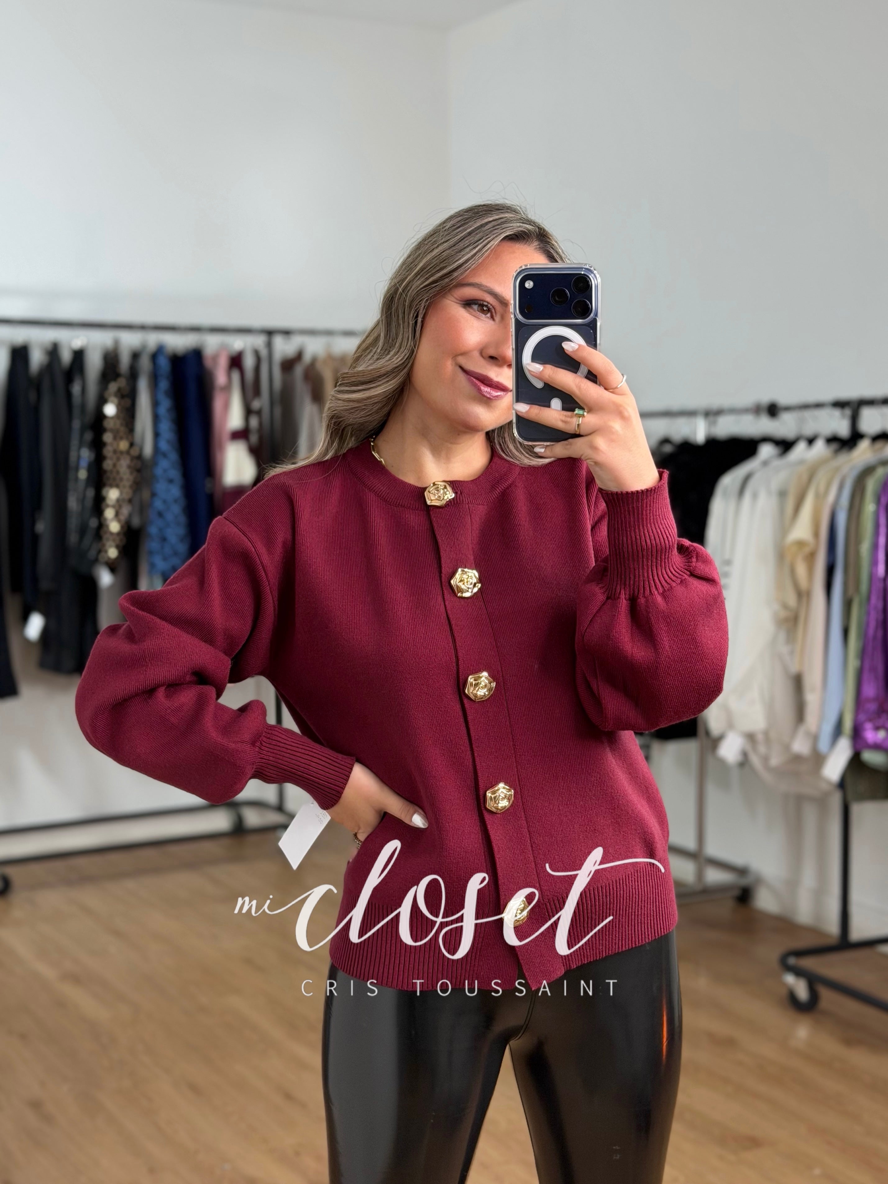 SWEATER CON BOTONES DE FLOR DORADO, MANGA GLOBO