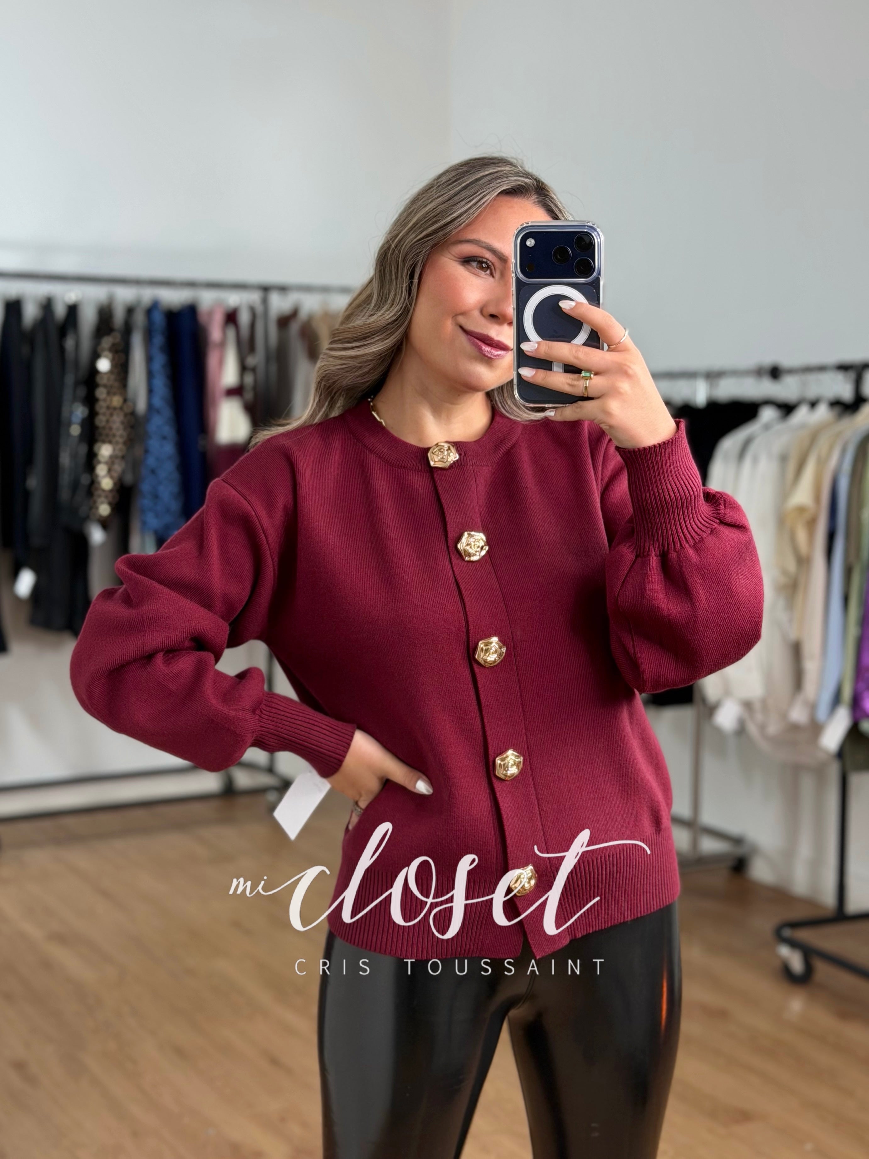 SWEATER CON BOTONES DE FLOR DORADO, MANGA GLOBO
