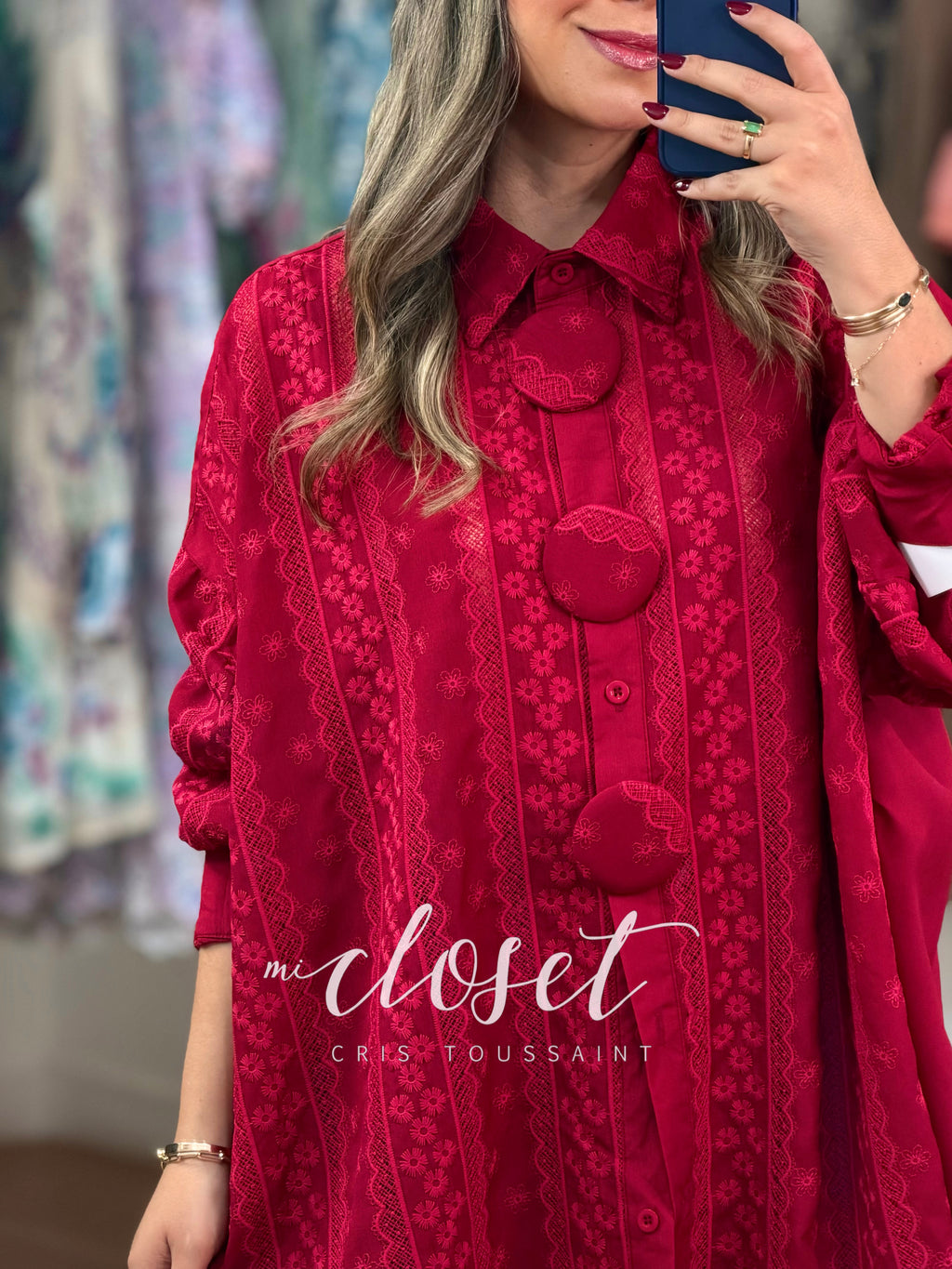 CAMISA LIGERA BORDADA CON TEXTURA Y BOTONES GIGANTES