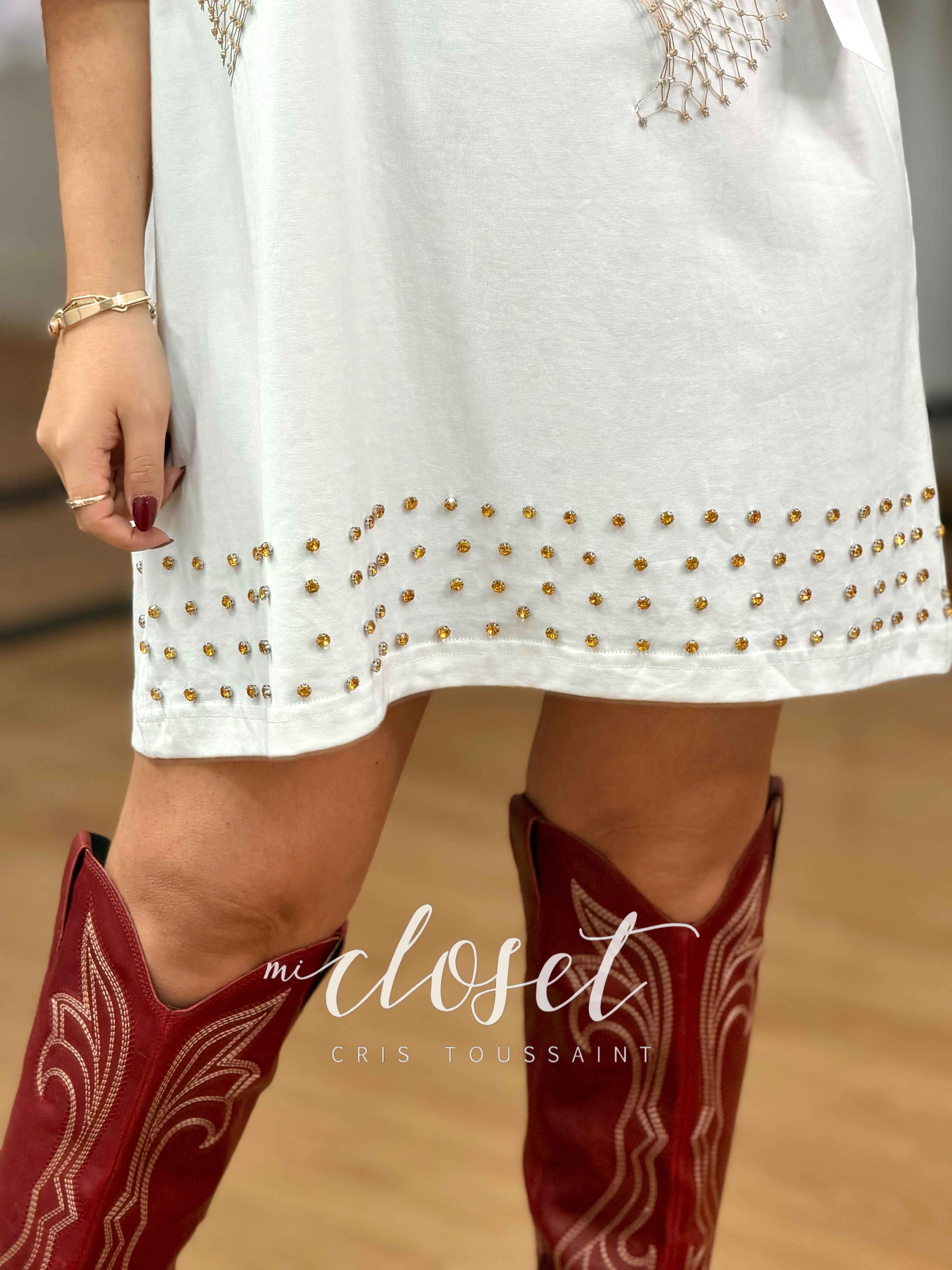 TEESHIRT OVERSIZED STRETCH CON RED DE BRILLOS EN FORMA DE MOÑO Y PIEDRITAS AL FINAL