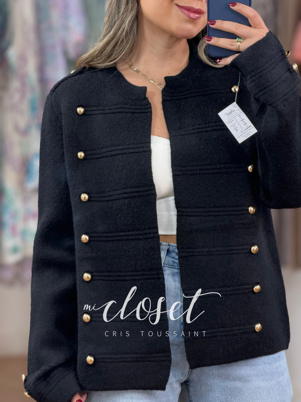 SWEATER SEMI GRUESO TIPO MILITAR, CON DETALLE EN HOMBROS; CON BROCHES