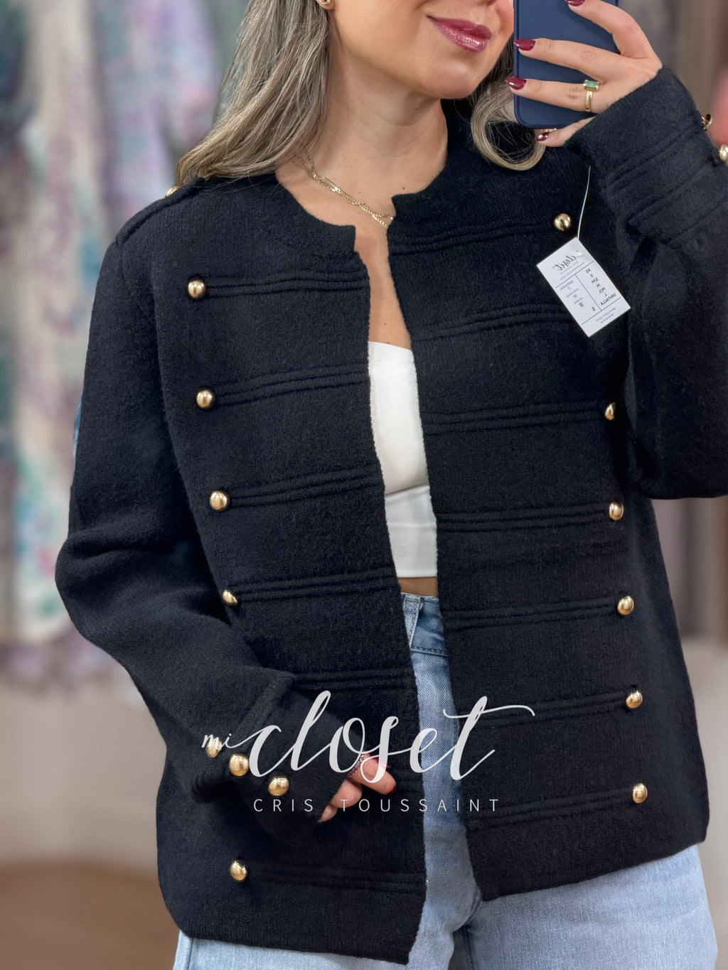 SWEATER SEMI GRUESO TIPO MILITAR, CON DETALLE EN HOMBROS; CON BROCHES