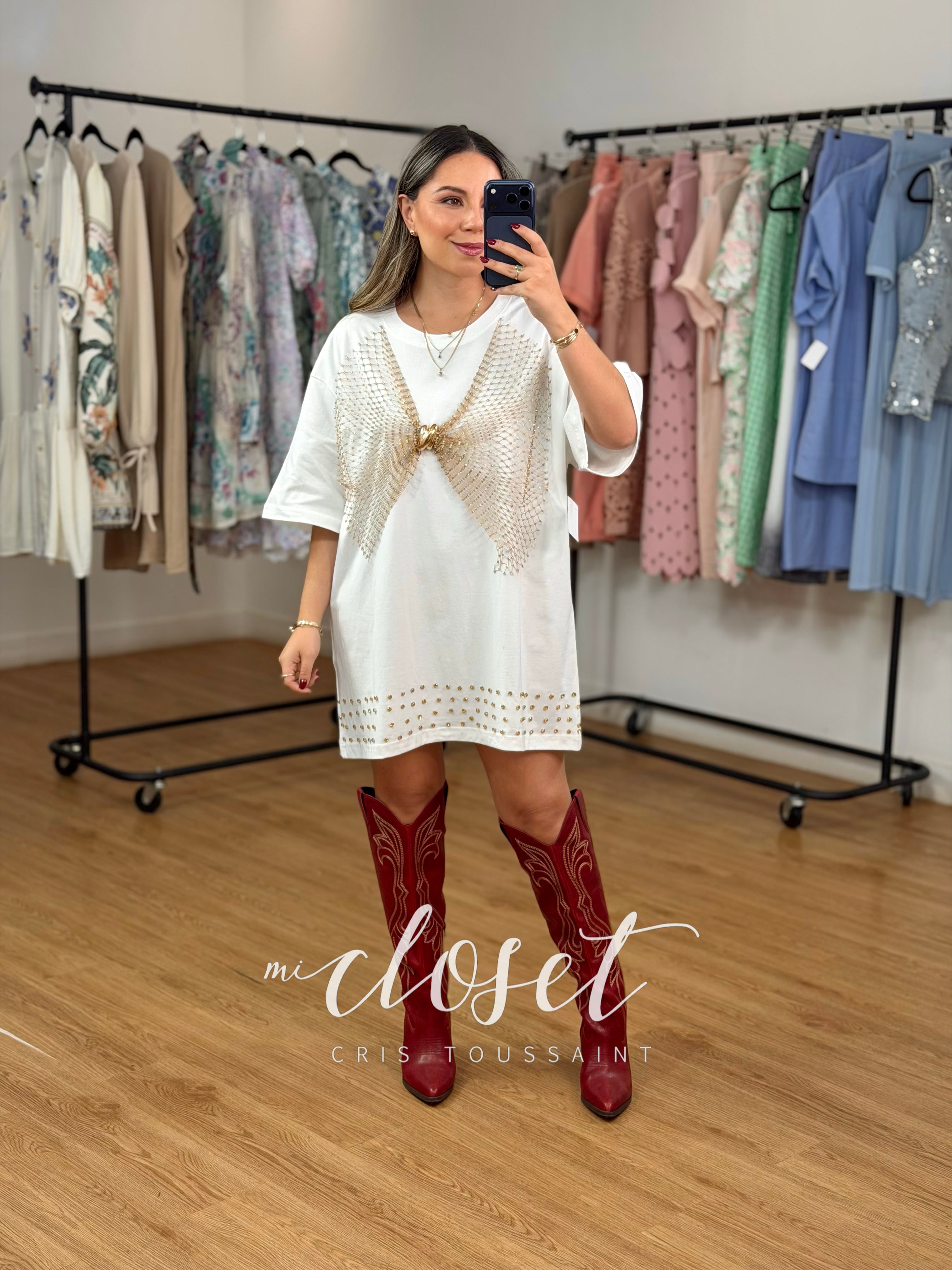 TEESHIRT OVERSIZED STRETCH CON RED DE BRILLOS EN FORMA DE MOÑO Y PIEDRITAS AL FINAL