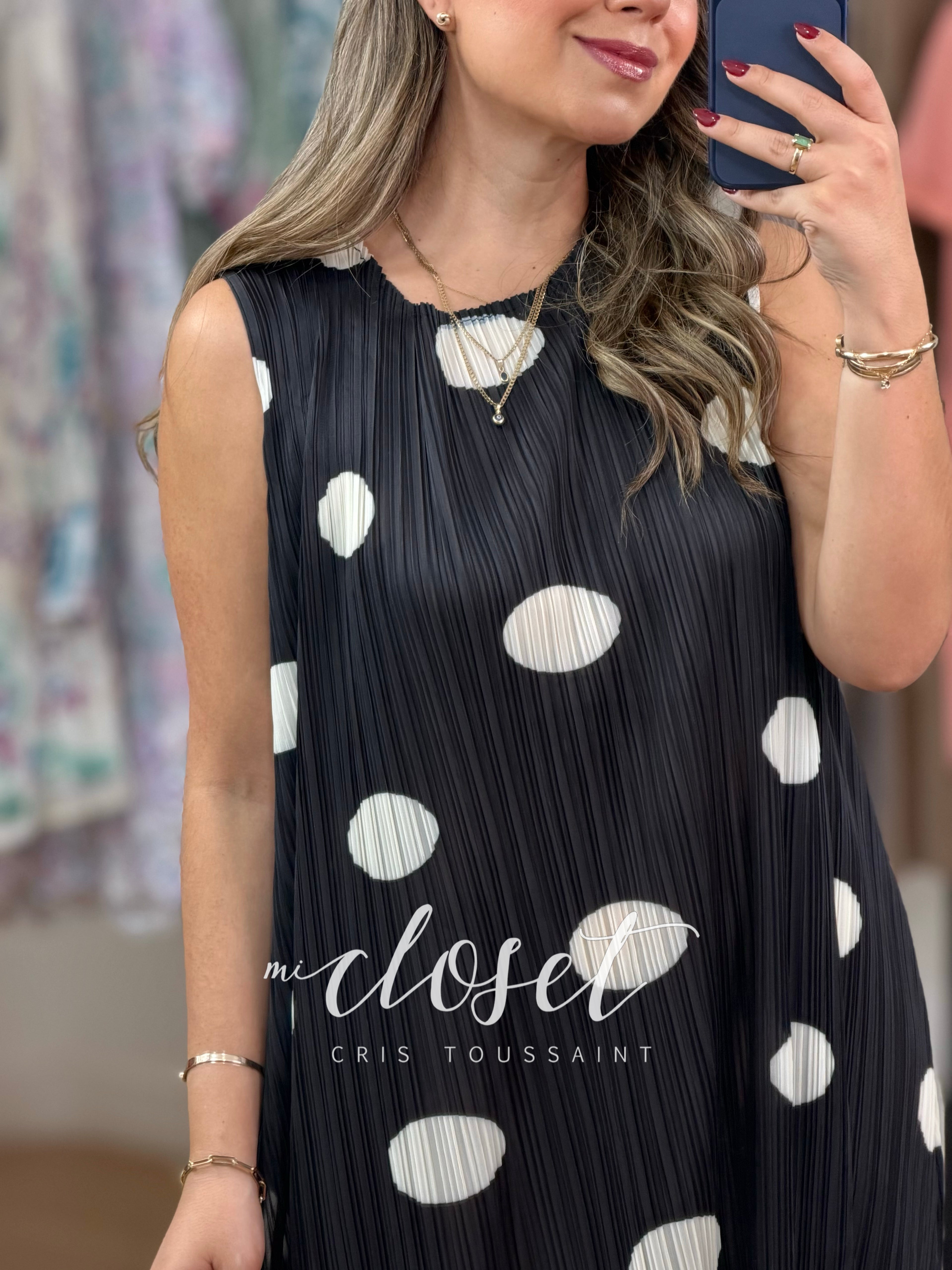 VESTIDO AMPLIO Y LIGERO CON TEXTURA PLISADA