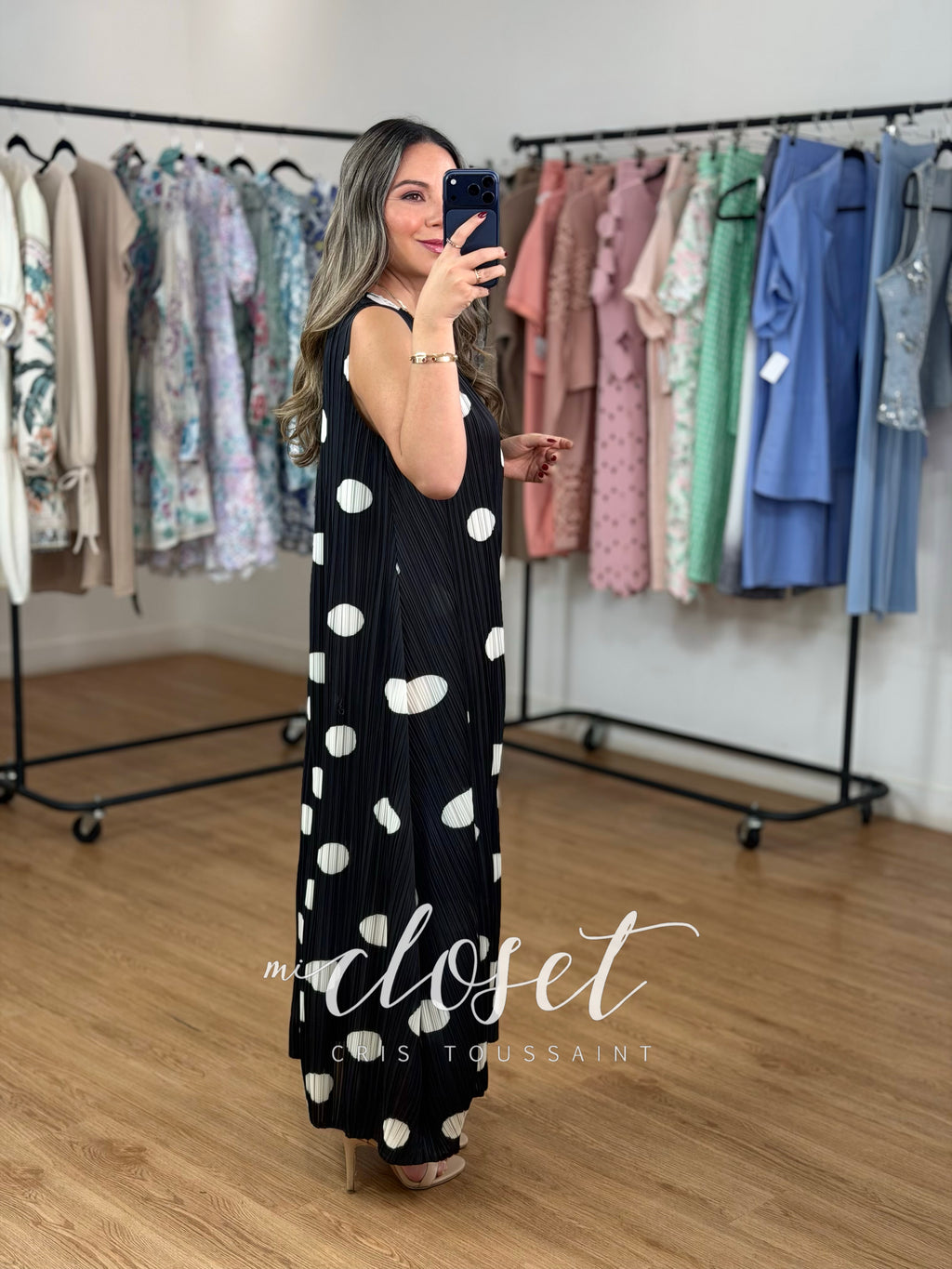 VESTIDO AMPLIO Y LIGERO CON TEXTURA PLISADA