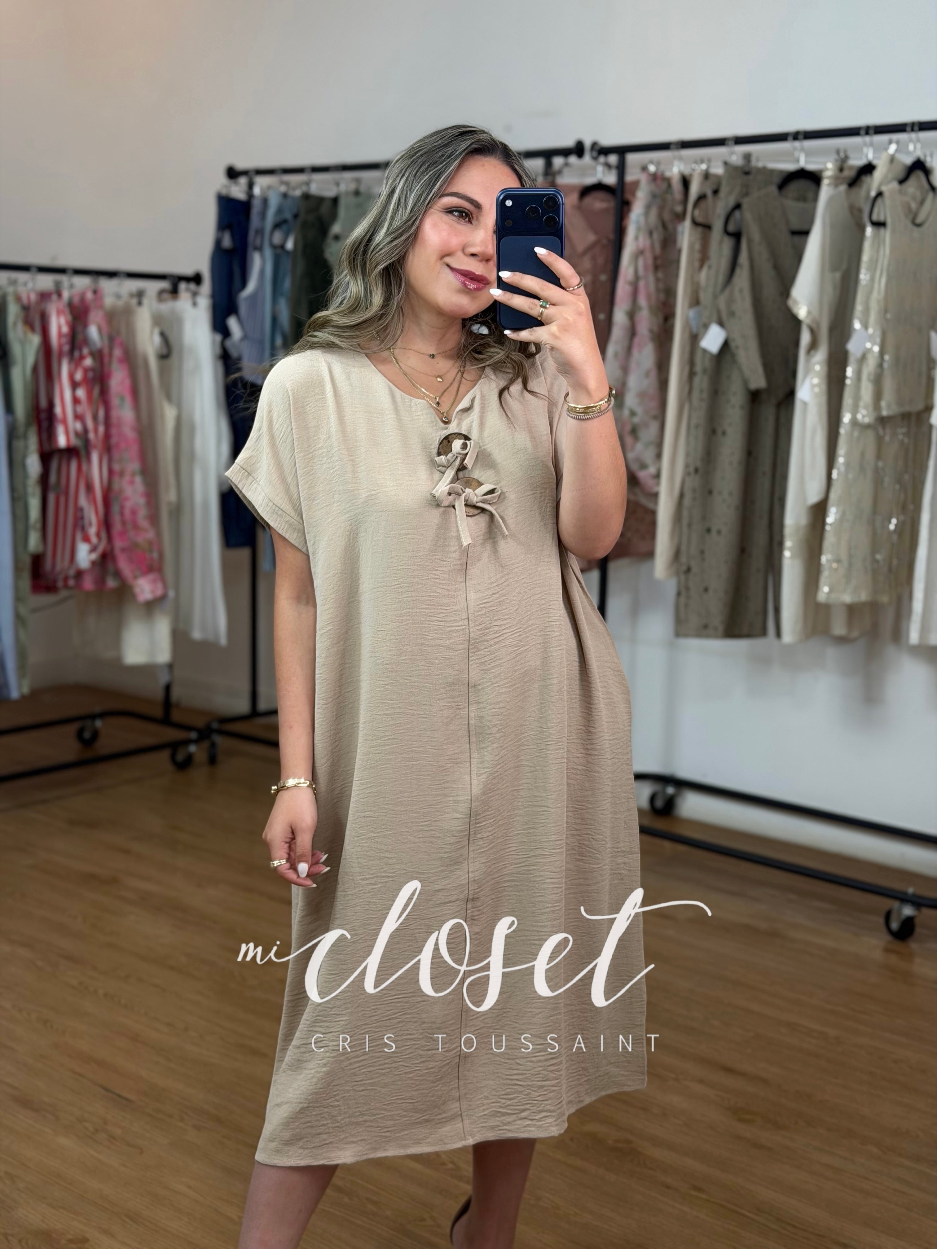 VESTIDO TIPO BLUSÓN CON LISTÓN Y BOTONES GIGANTES
