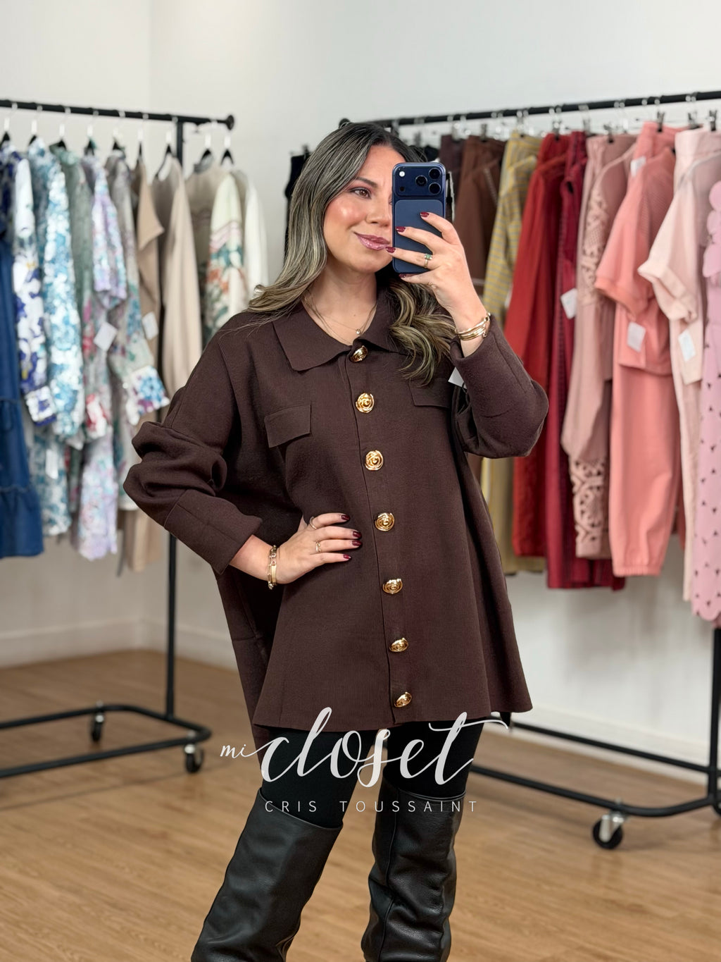SWEATER OVERSIZED DE PUNTO CON BOTONES DE FLOR Y SIMULACIÓN DE BOLSAS