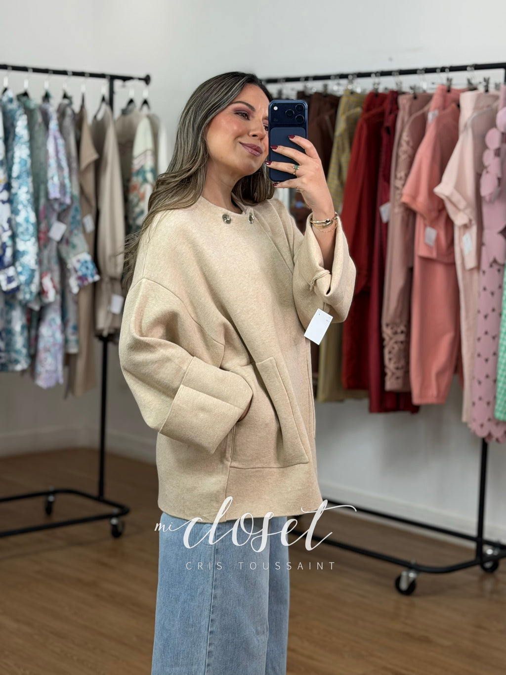 SWEATER TIPO CAPA OVERSIZED MANGA ANCHA (LARGA) CON BROCHES EN CUELLO