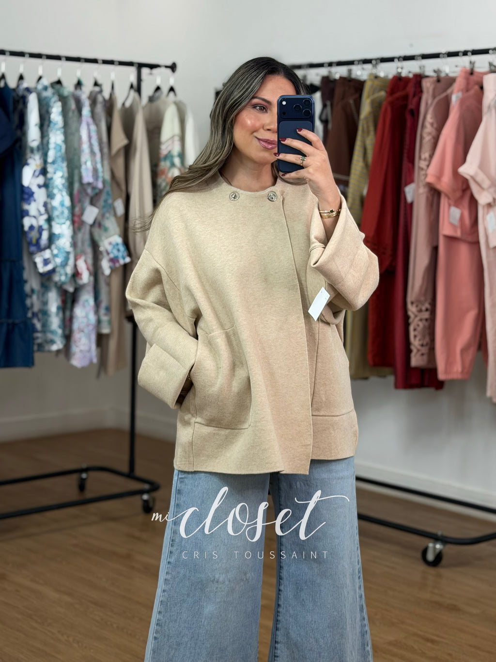 SWEATER TIPO CAPA OVERSIZED MANGA ANCHA (LARGA) CON BROCHES EN CUELLO
