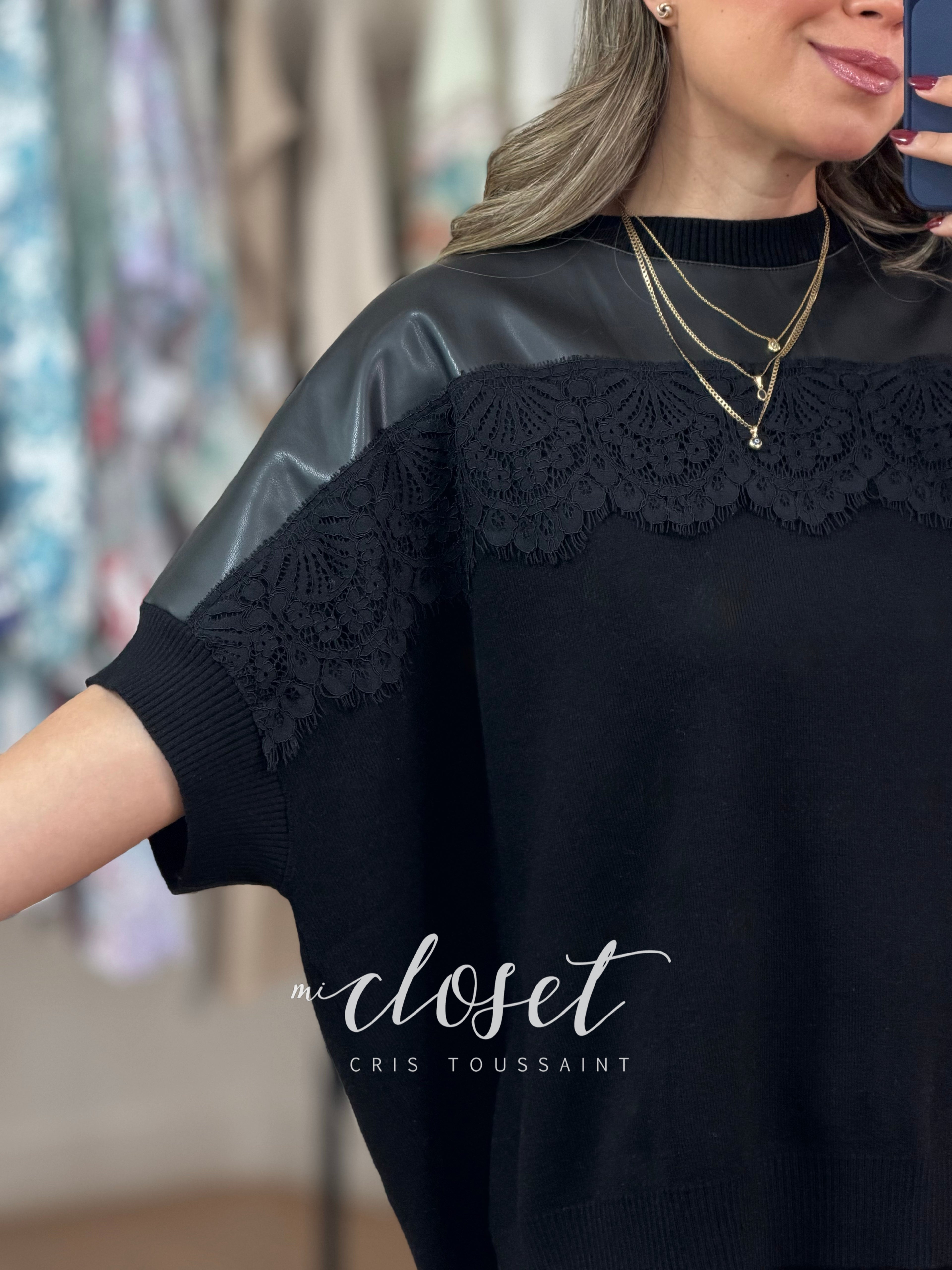 TEESHIRT OVERSIZED DOBLE TEXTURA, CON APLICACIONES DE ENCAJE EN TIPO PIEL