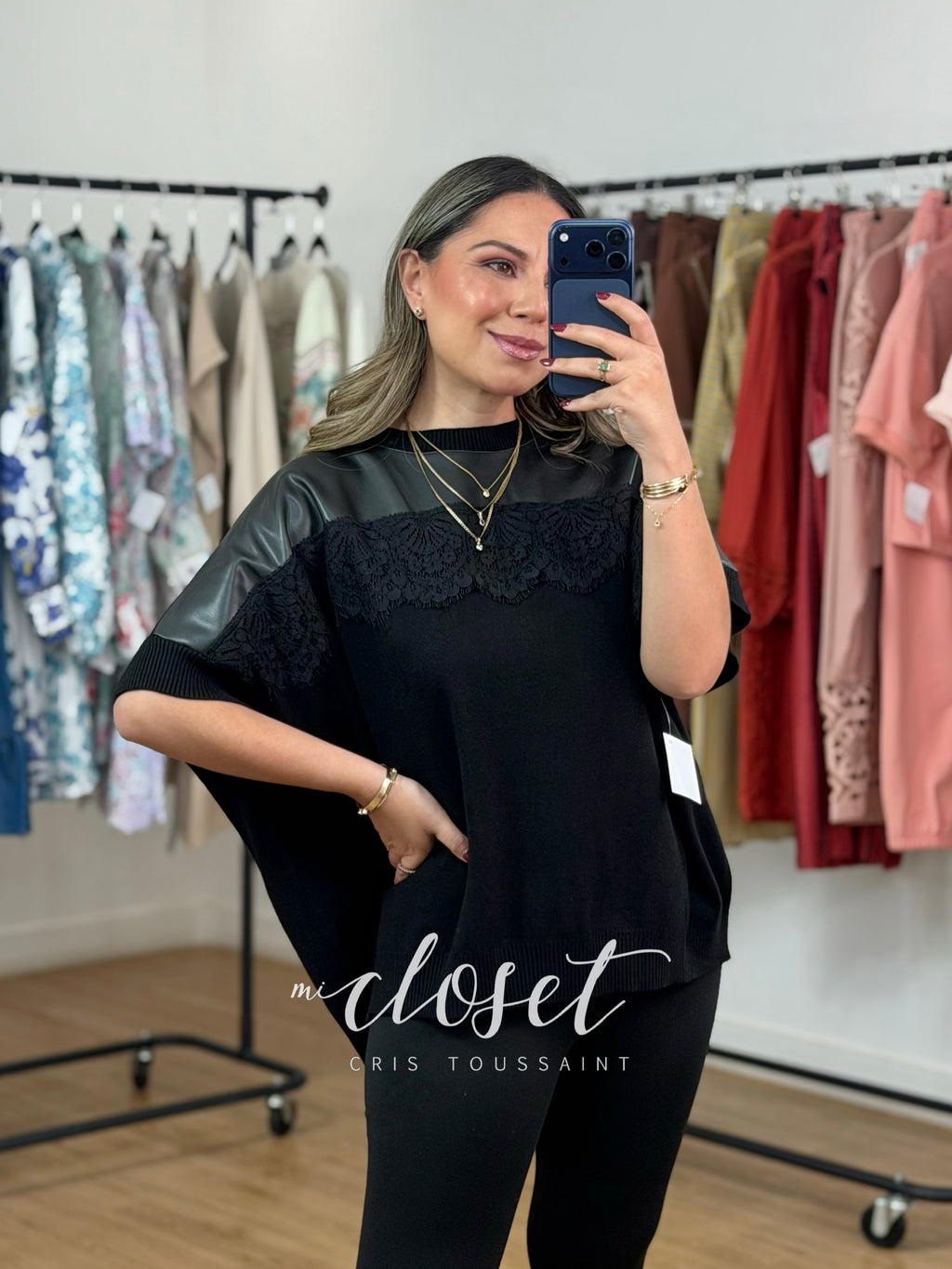 TEESHIRT OVERSIZED DOBLE TEXTURA, CON APLICACIONES DE ENCAJE EN TIPO PIEL
