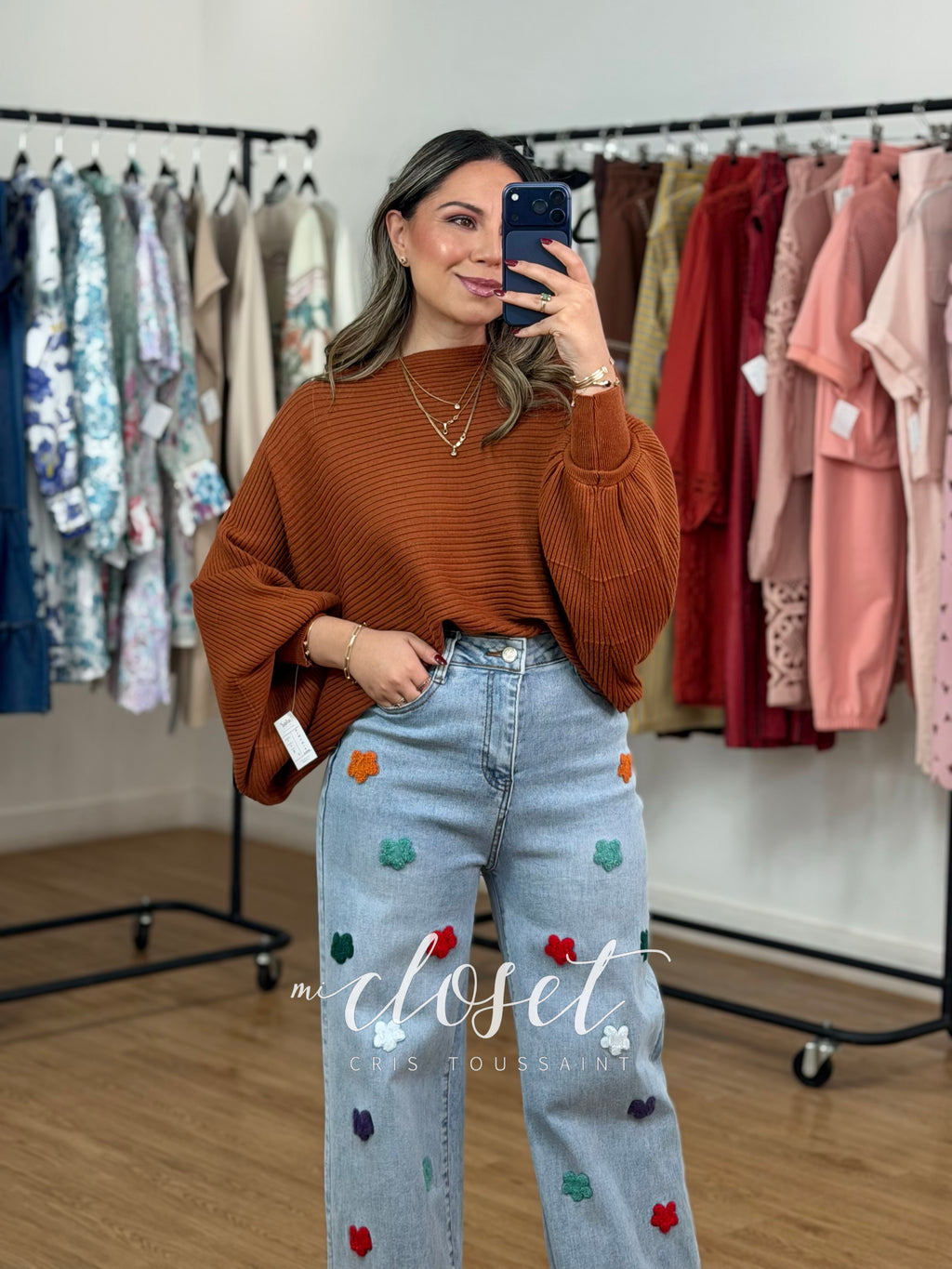 SWEATER MANGA MURCIÉLAGO CON TEXTURA DE LÍNEAS; SÚPER SUAVE