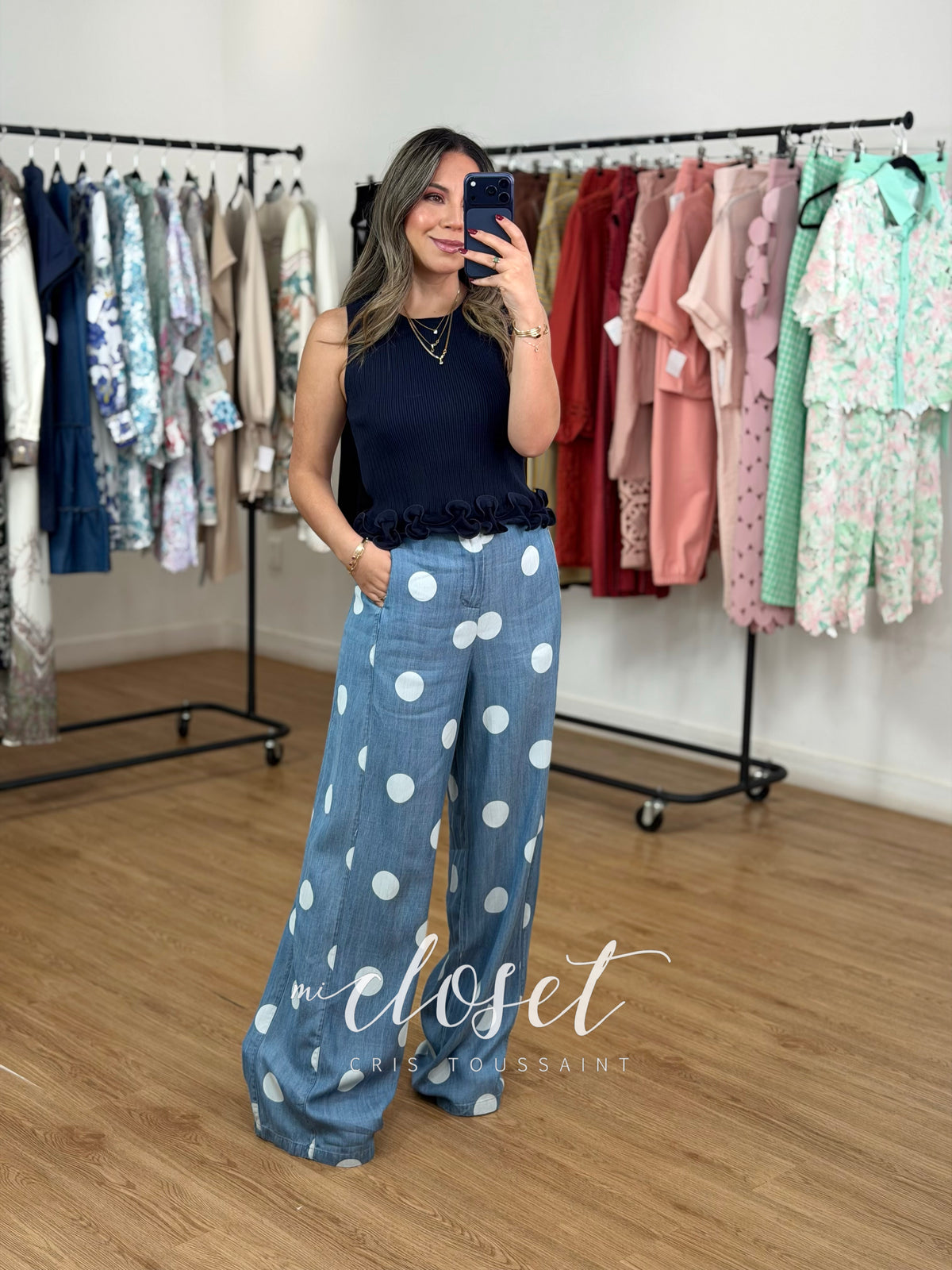 PANTALÓN LIGERO TIPO MEZCLILLA CORTE WIDE LEG, CON RESORTE TRASERO Y BOLSAS EN COSTADOS