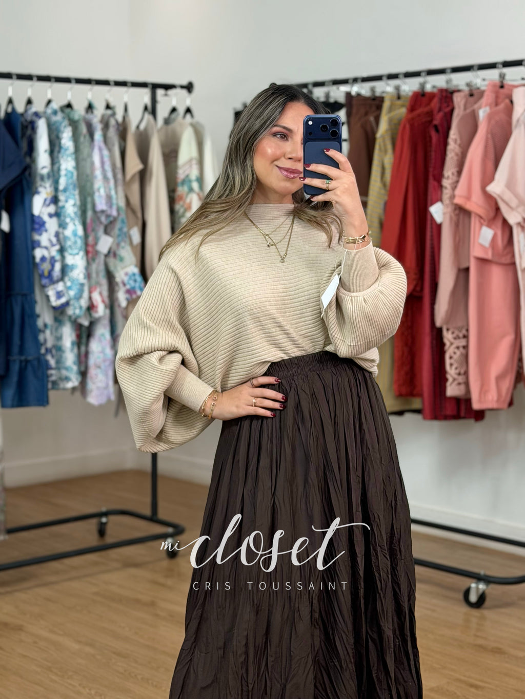 SWEATER MANGA MURCIÉLAGO CON TEXTURA DE LÍNEAS; SÚPER SUAVE