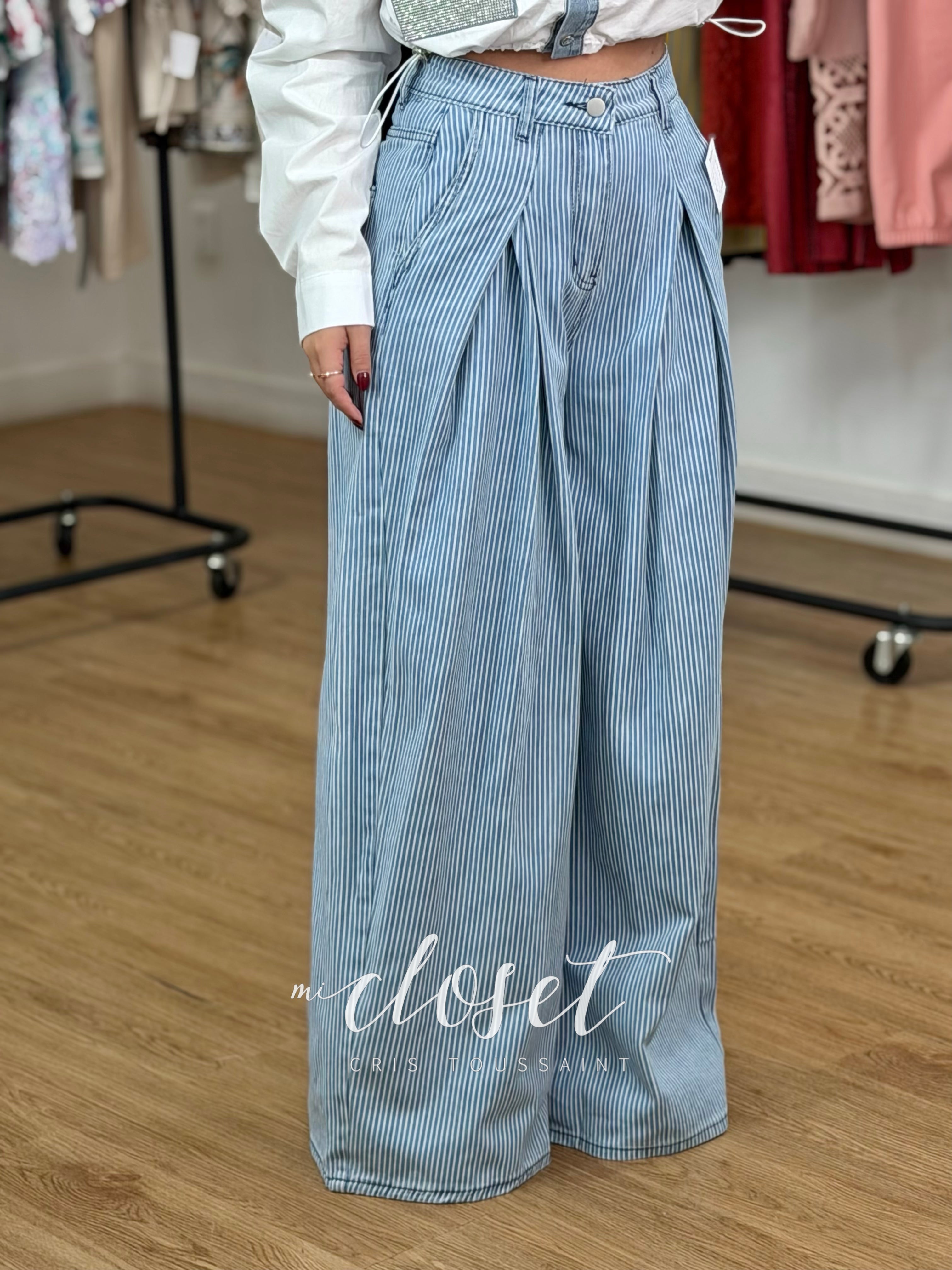 JEANS CORTE WIDE LEG CON PINZAS EN CINTURA