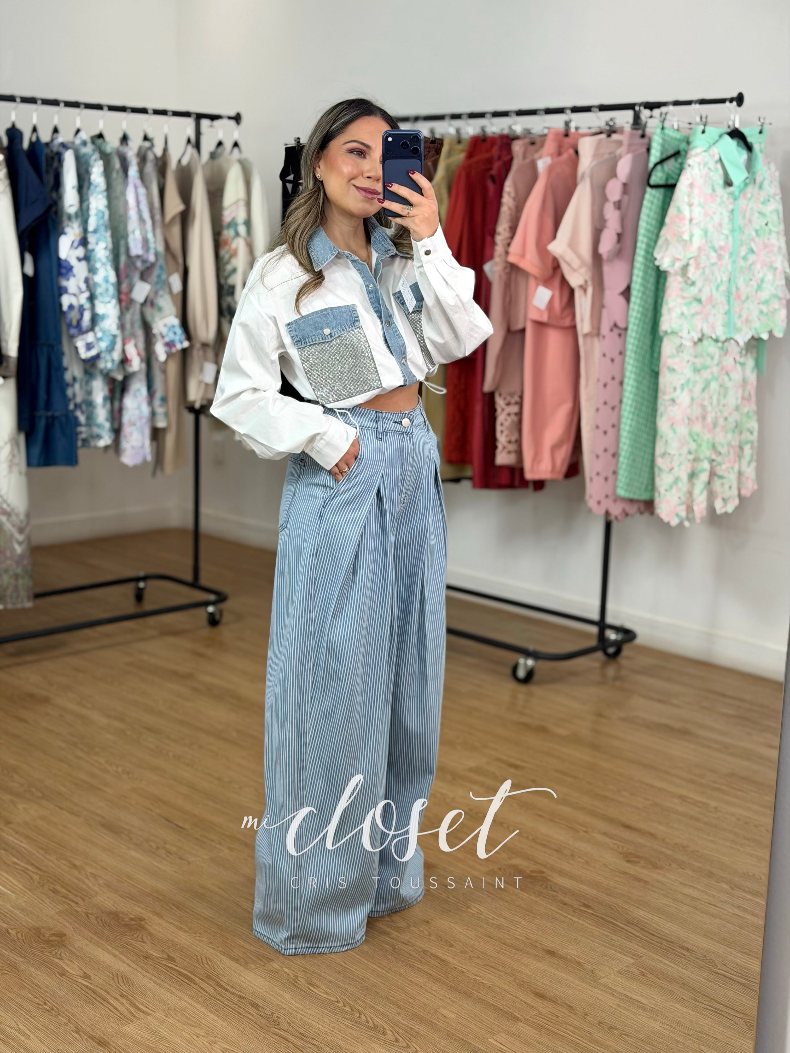 JEANS CORTE WIDE LEG CON PINZAS EN CINTURA