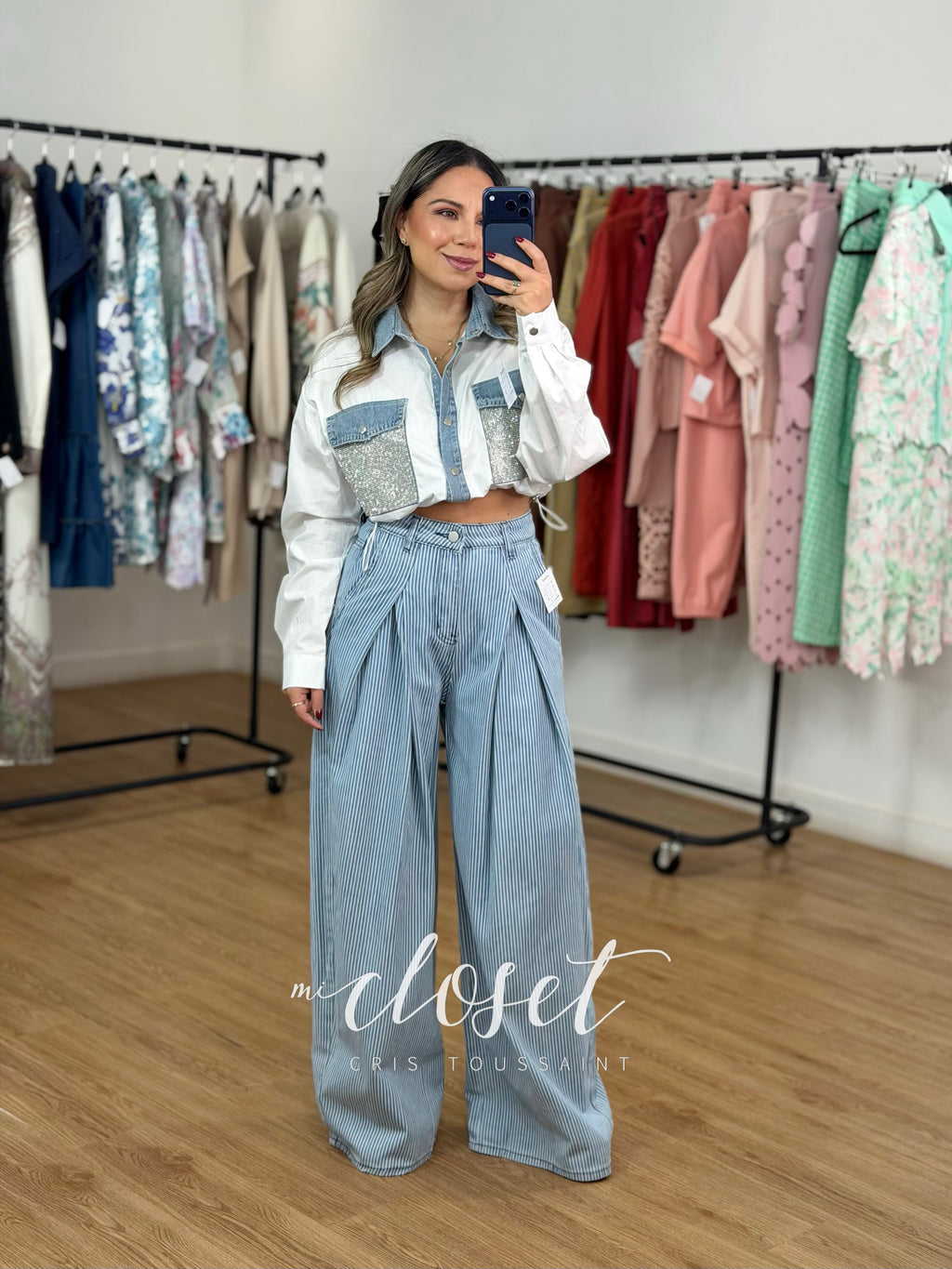 JEANS CORTE WIDE LEG CON PINZAS EN CINTURA